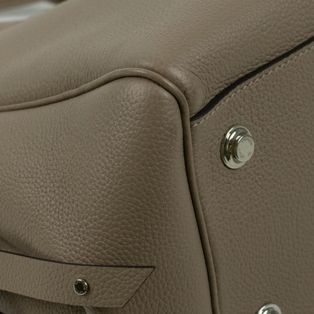 LOUIS VUITTON, Milla aus beigem Leder im Angebot 7