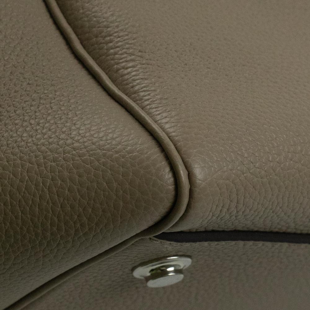 LOUIS VUITTON, Milla aus beigem Leder im Angebot 9