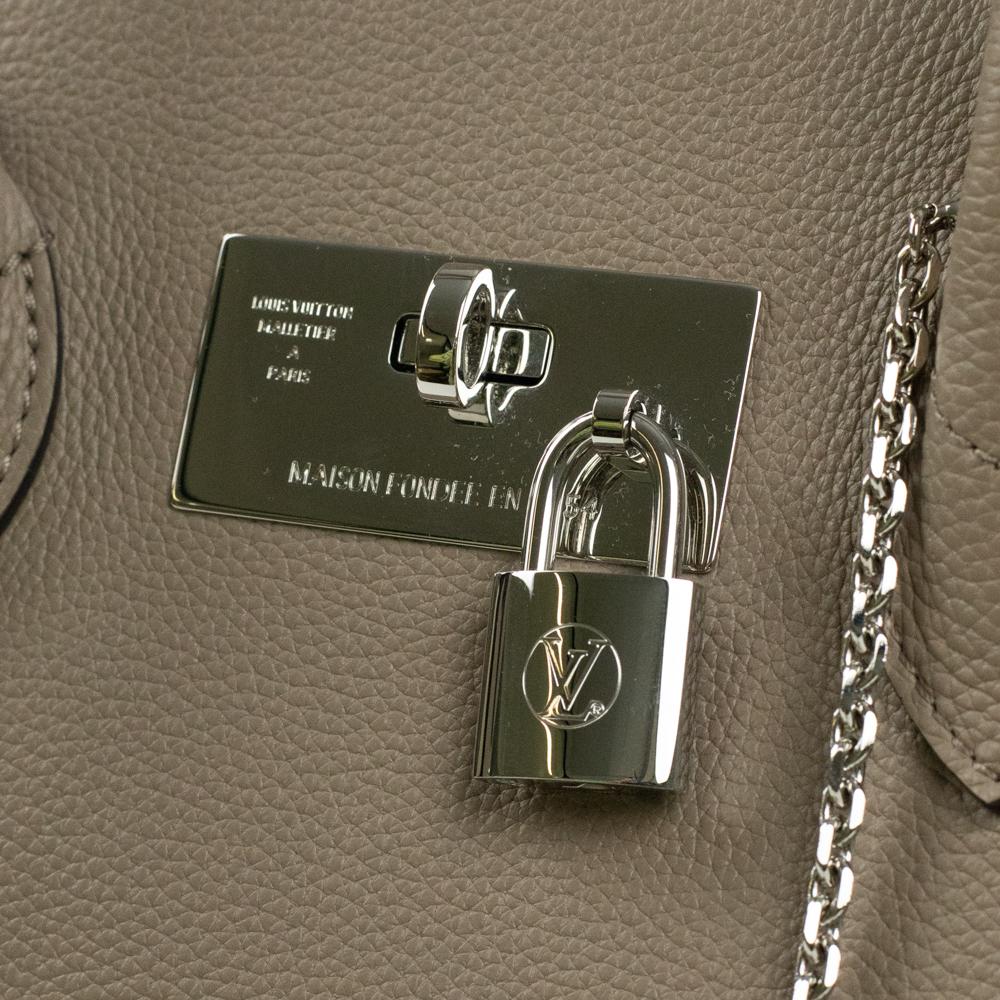 LOUIS VUITTON, Milla aus beigem Leder im Angebot 4