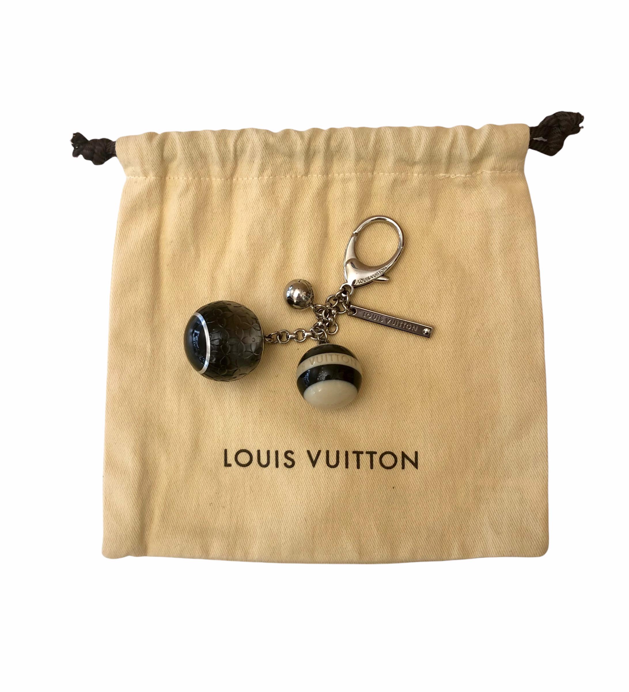 Noir Louis Vuitton - Mini breloque en lin Croisette  en vente