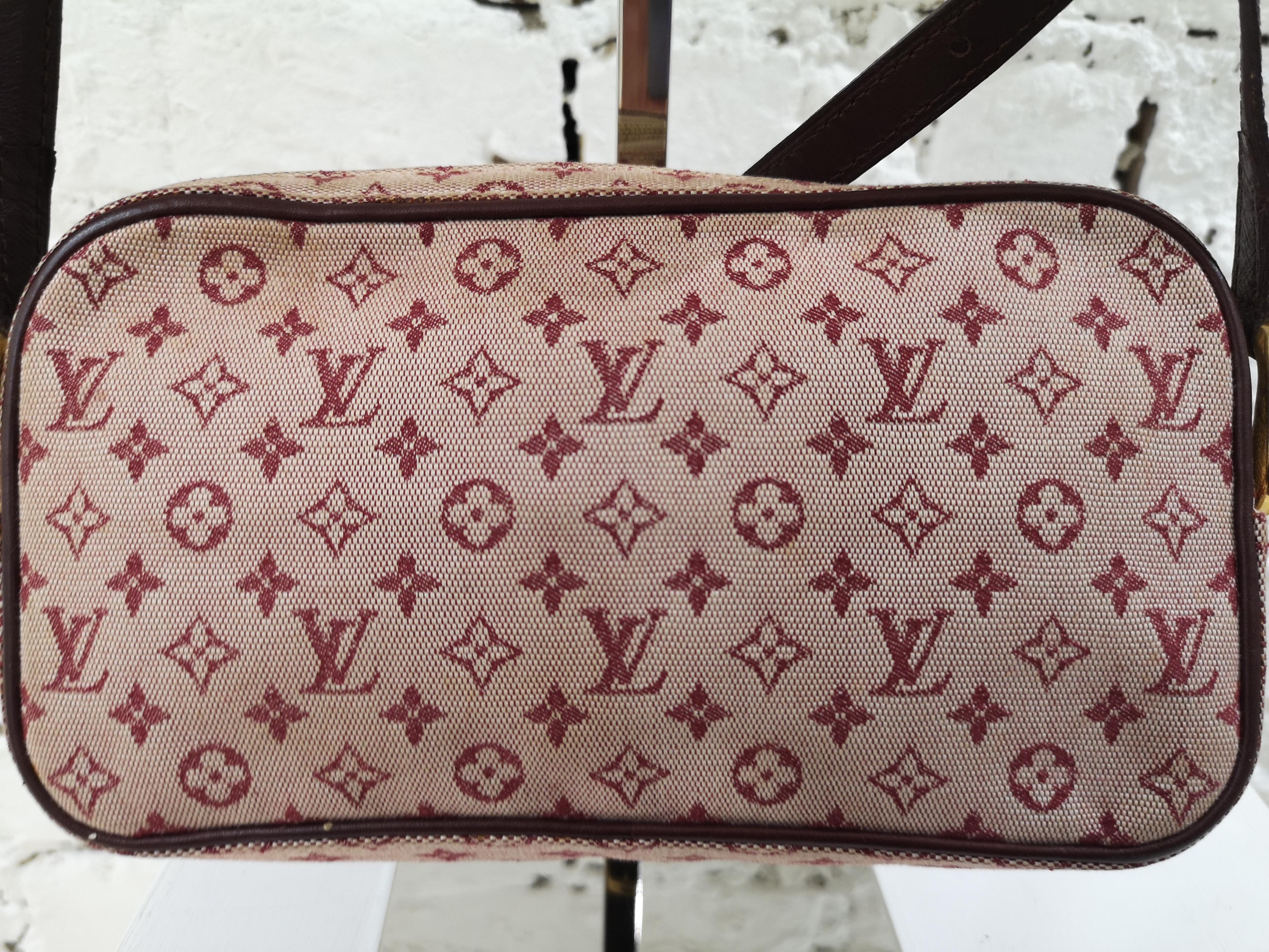Louis Vuitton Mini Lin Juliette Bag In Good Condition In Capri, IT