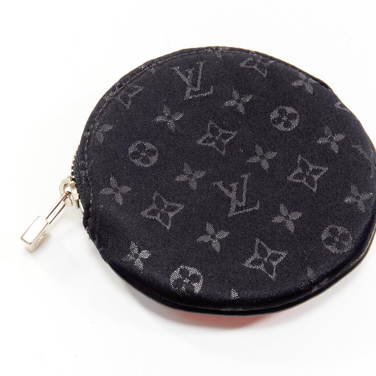 Nero LOUIS VUITTON Mini Monogram Conte de Fees Borsa portamonete con cerchio monogram Apple in vendita