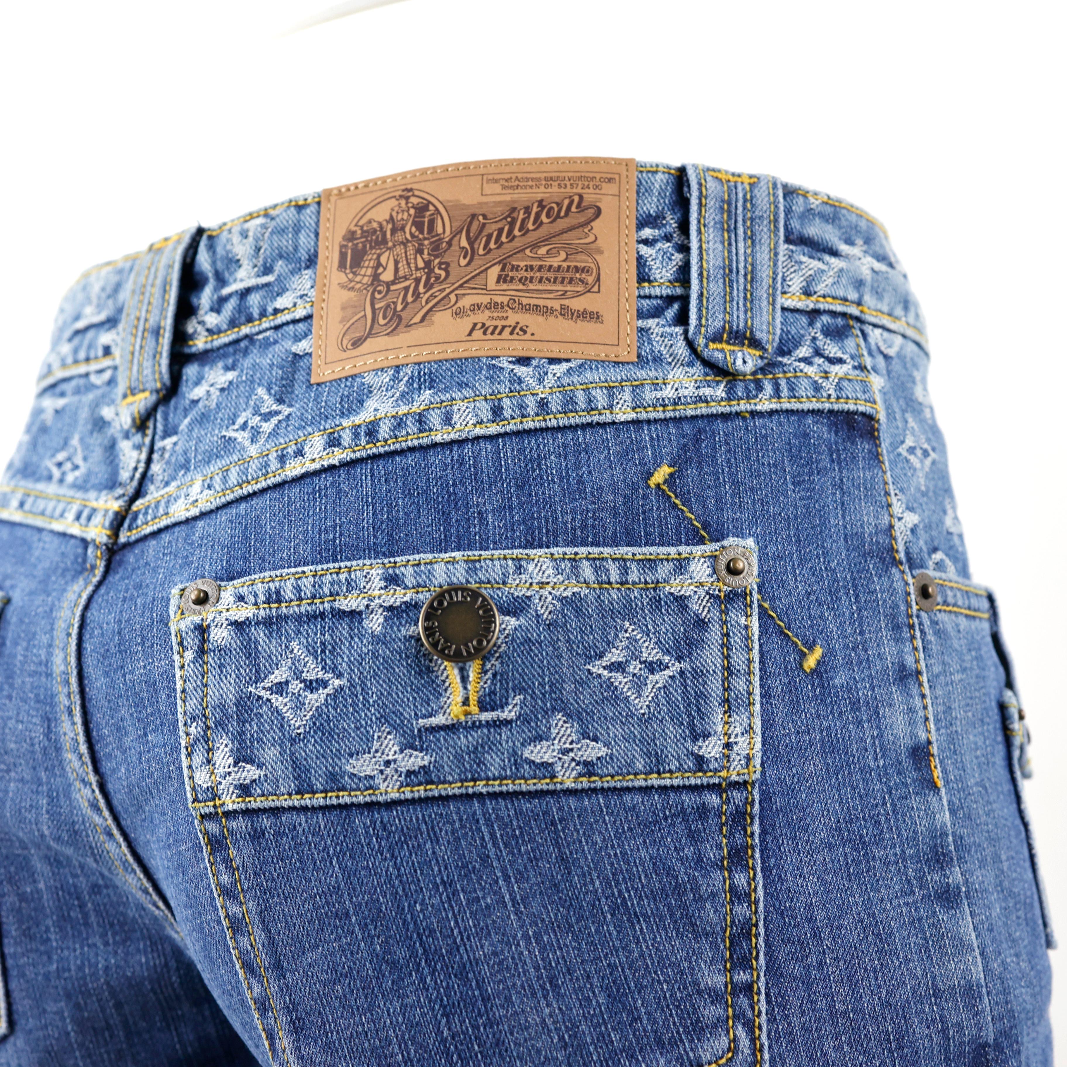 Women's Louis Vuitton Mini Shorts in Denim - Jeans For Sale