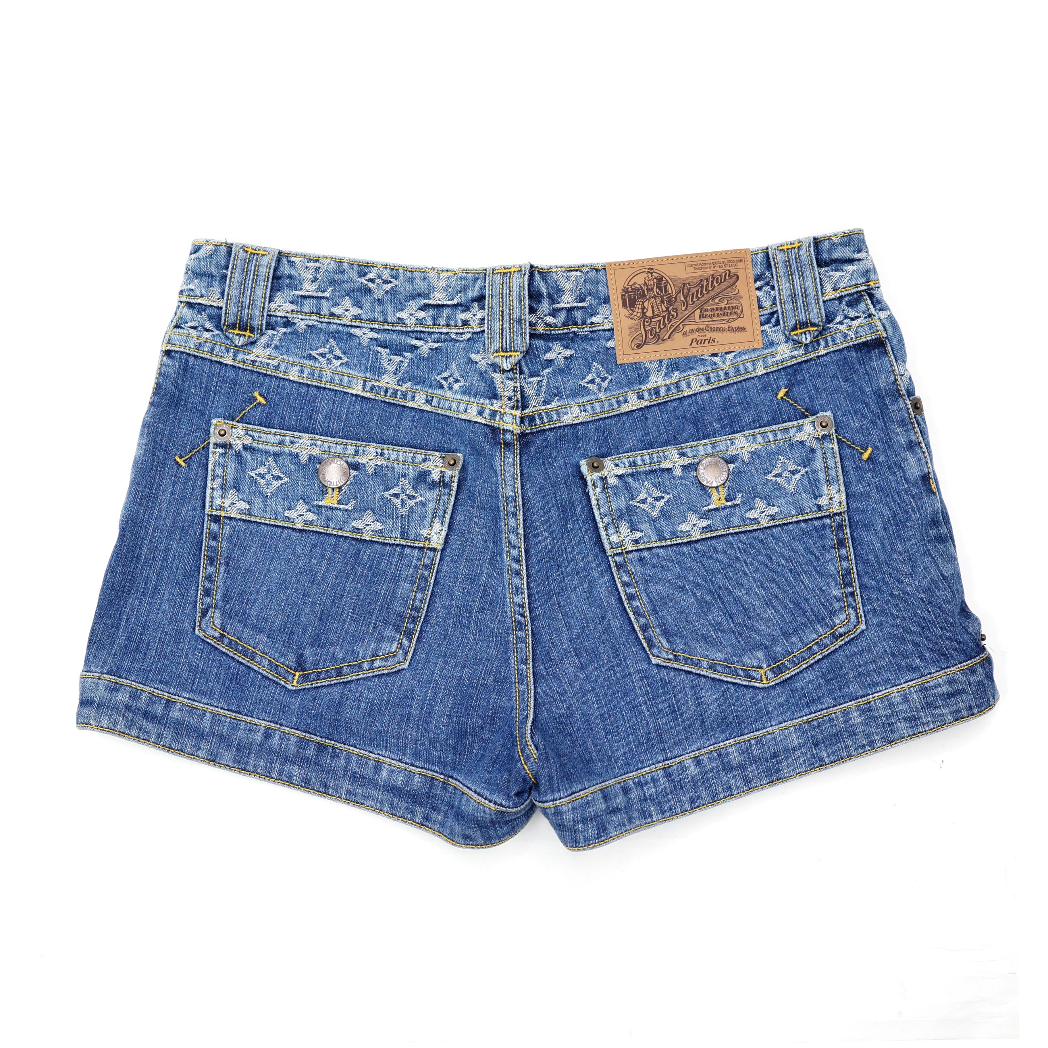 Louis Vuitton Mini Shorts in Denim - Jeans For Sale 2
