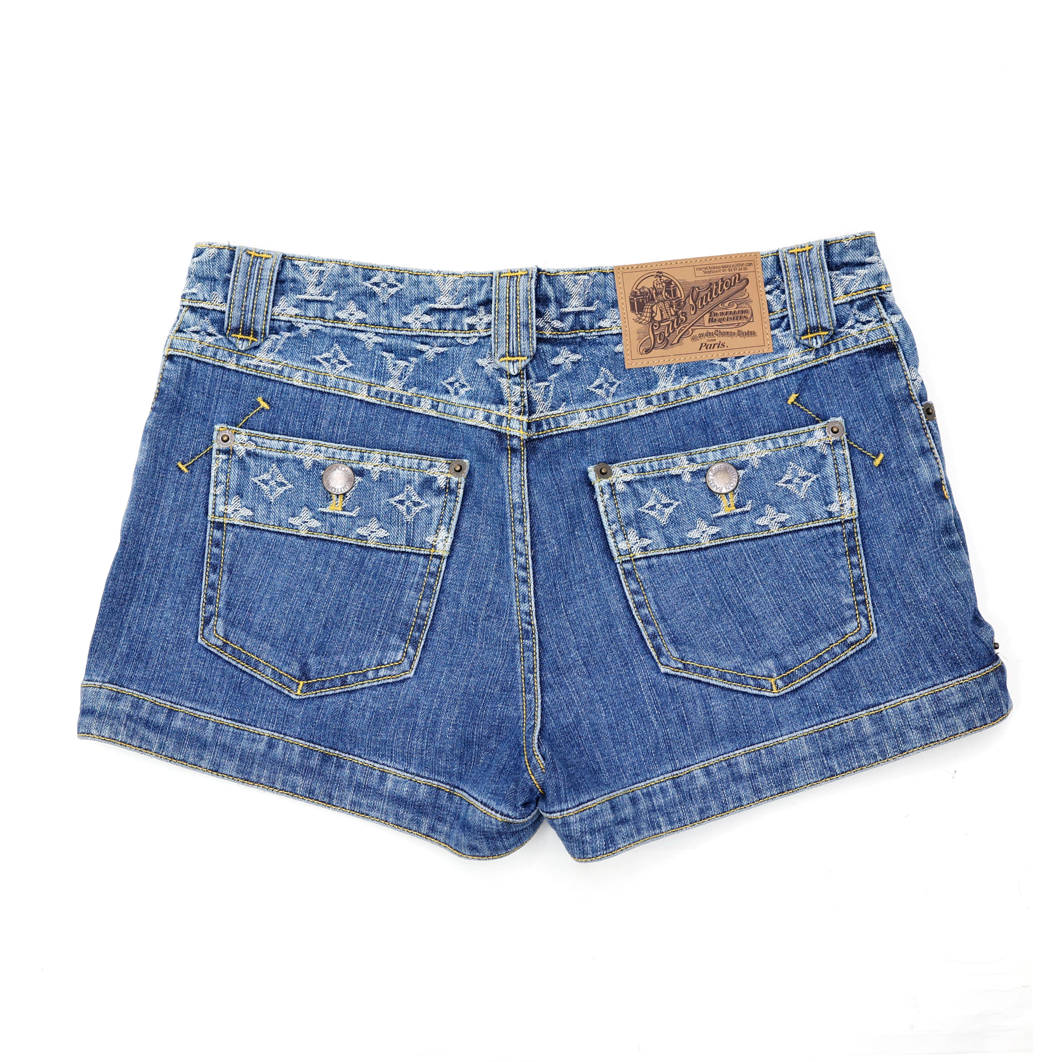 Louis Vuitton Mini Shorts in Denim - Jeans For Sale 1