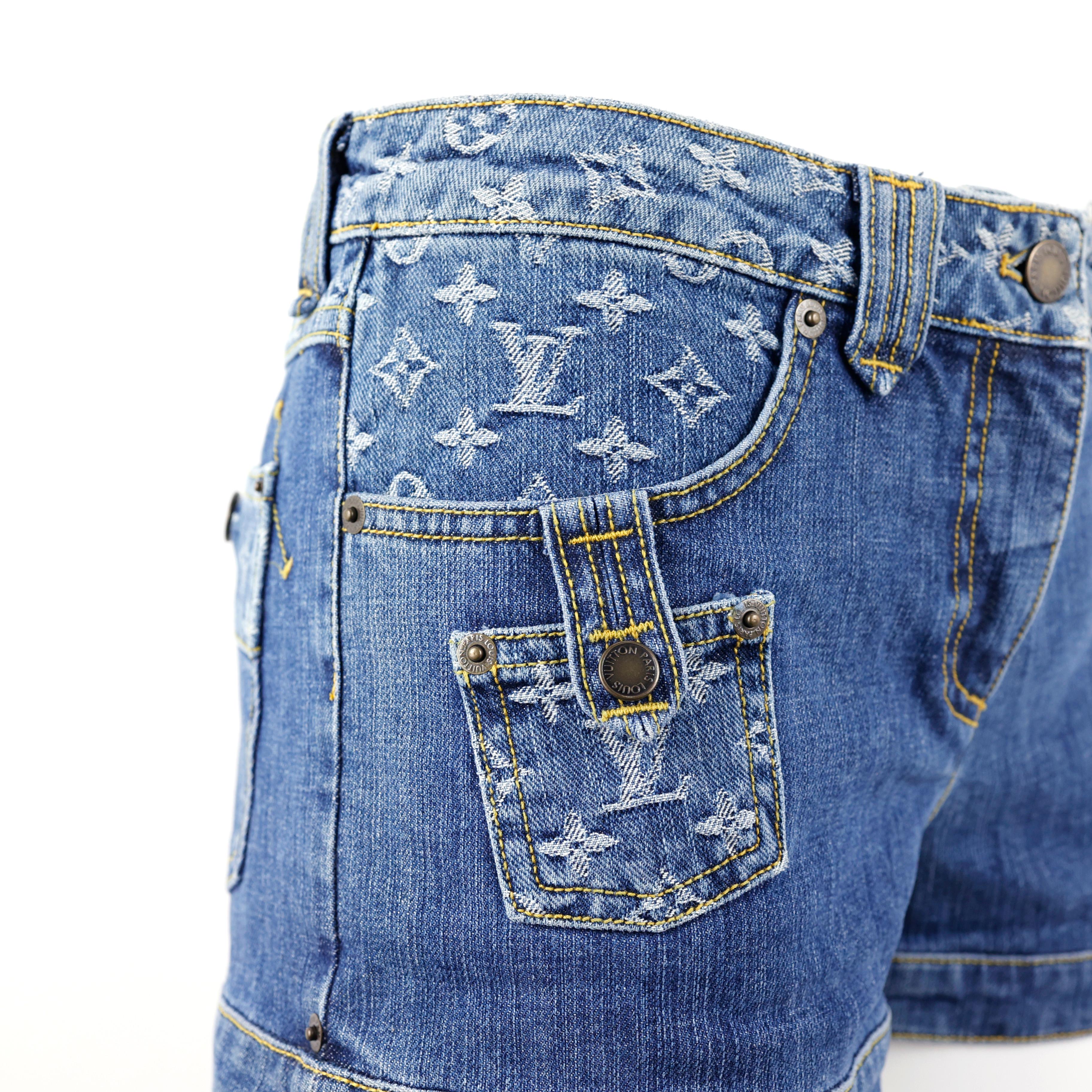 Louis Vuitton Mini Shorts in Denim - Jeans For Sale 4
