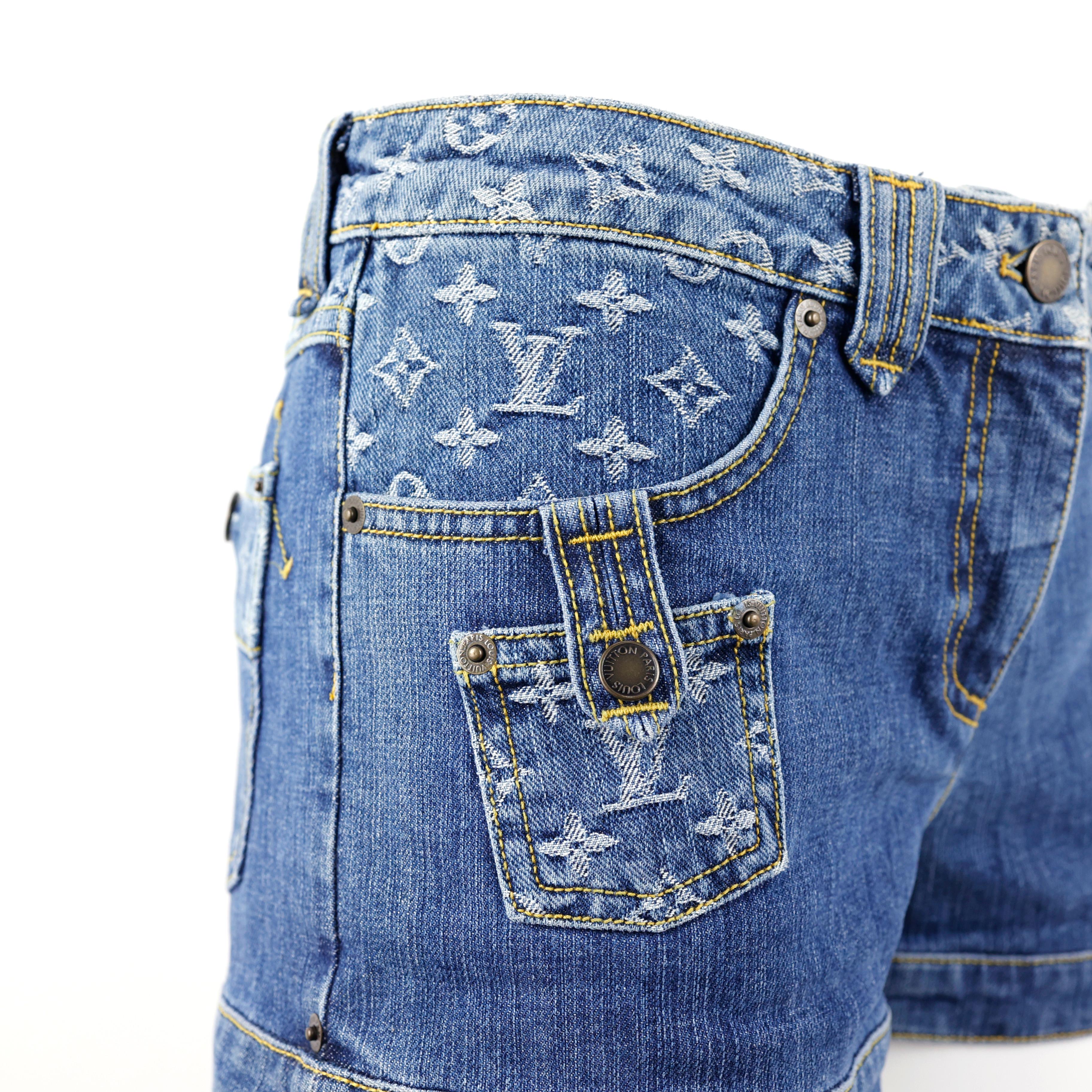Louis Vuitton Mini Shorts in Denim - Jeans For Sale 3