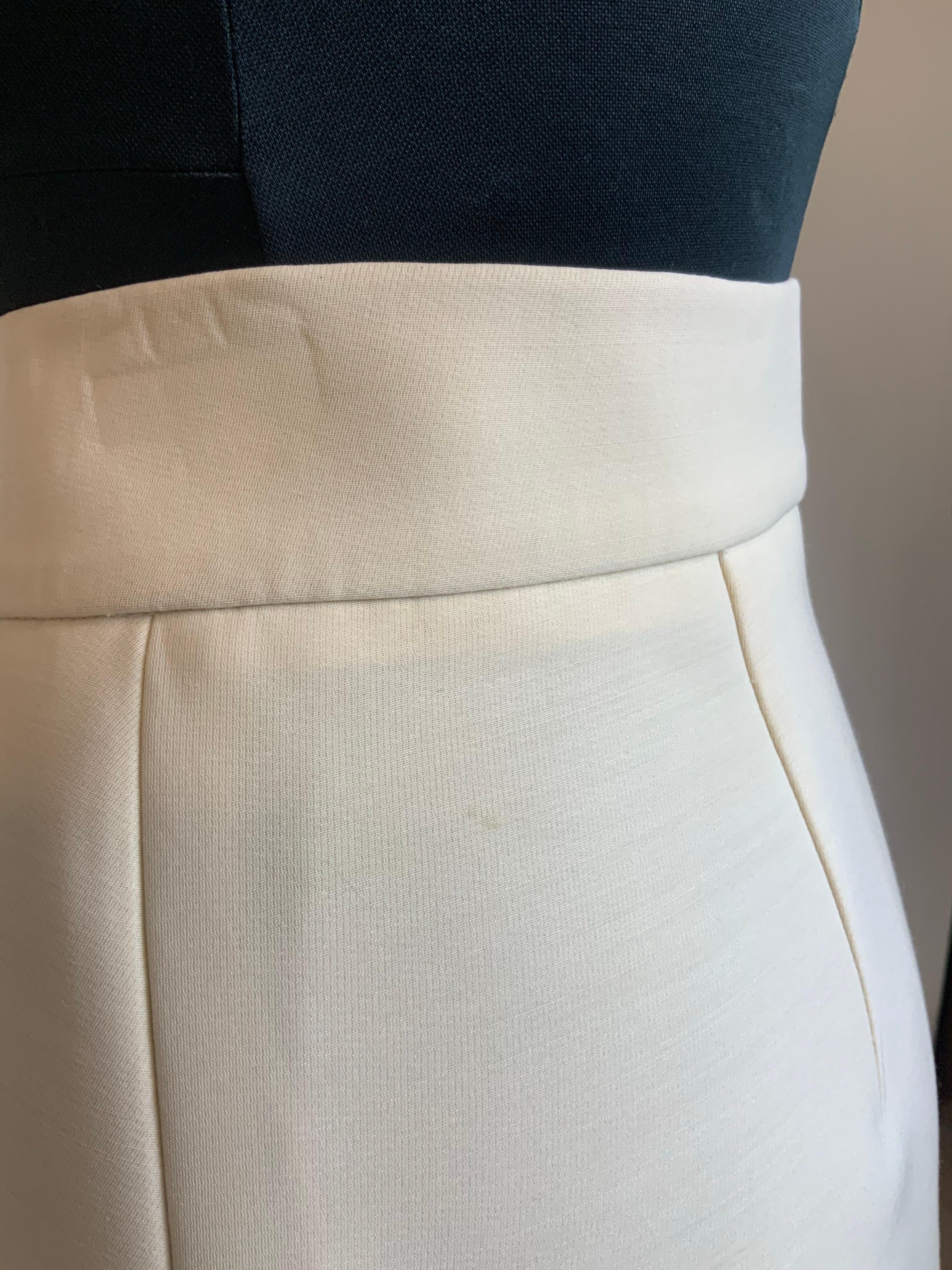 Louis Vuitton mini white Skirt For Sale 1