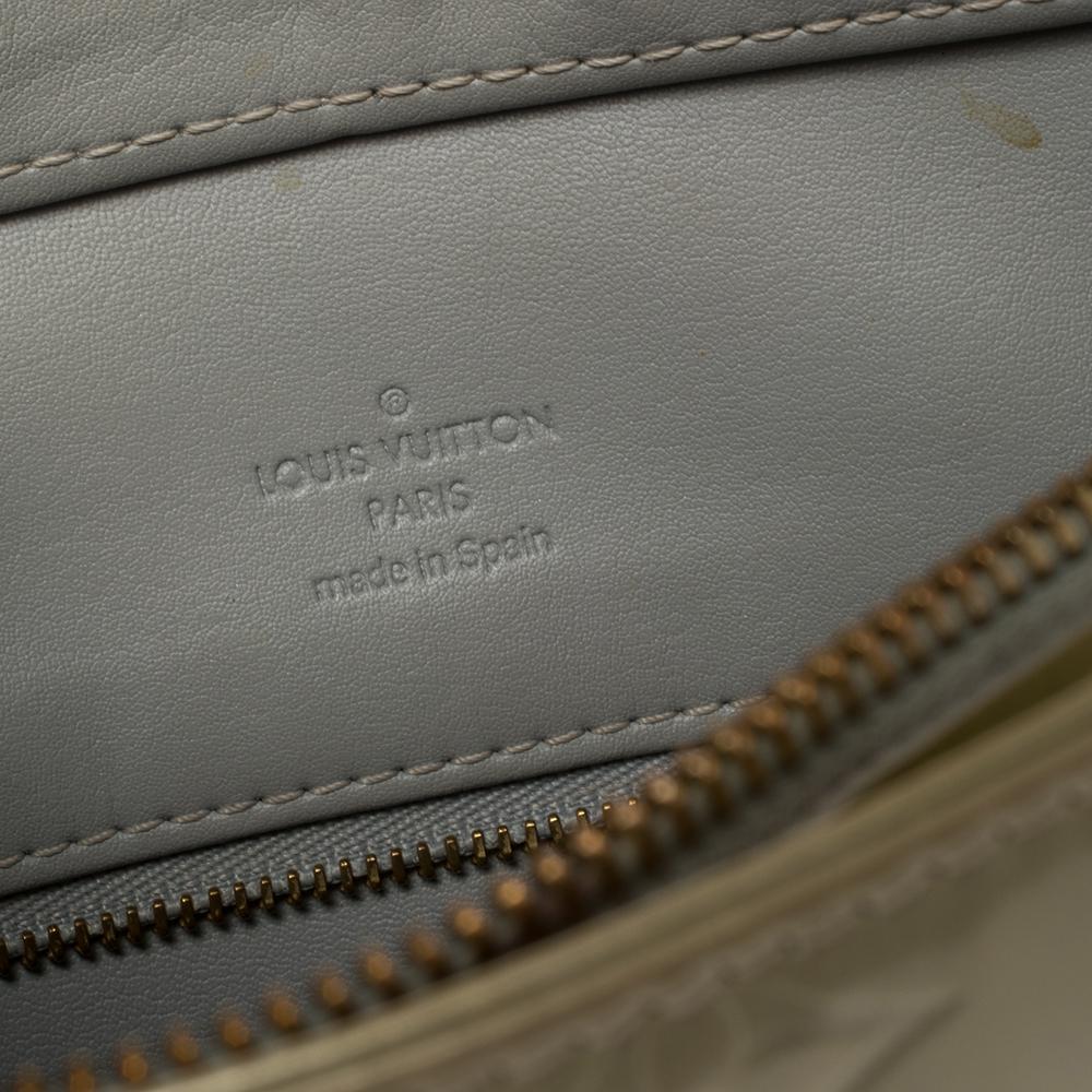 Louis Vuitton MInt Green Monogram Vernis Houston Bag In Fair Condition In Dubai, Al Qouz 2