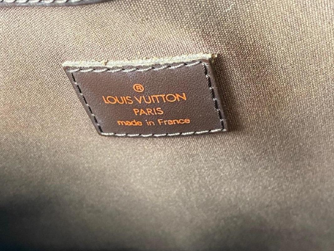 Gray Louis Vuitton Moka Epi Leather Brown Manadara MM Hobo  Shoulder bag 3lvm128 For Sale