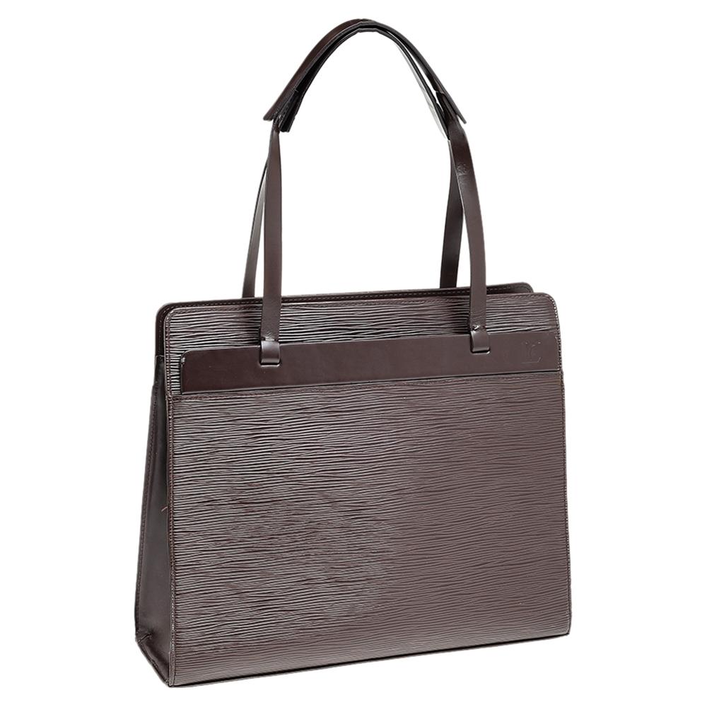 Louis Vuitton Moka Epi Leather Croisette PM Bag In Good Condition In Dubai, Al Qouz 2