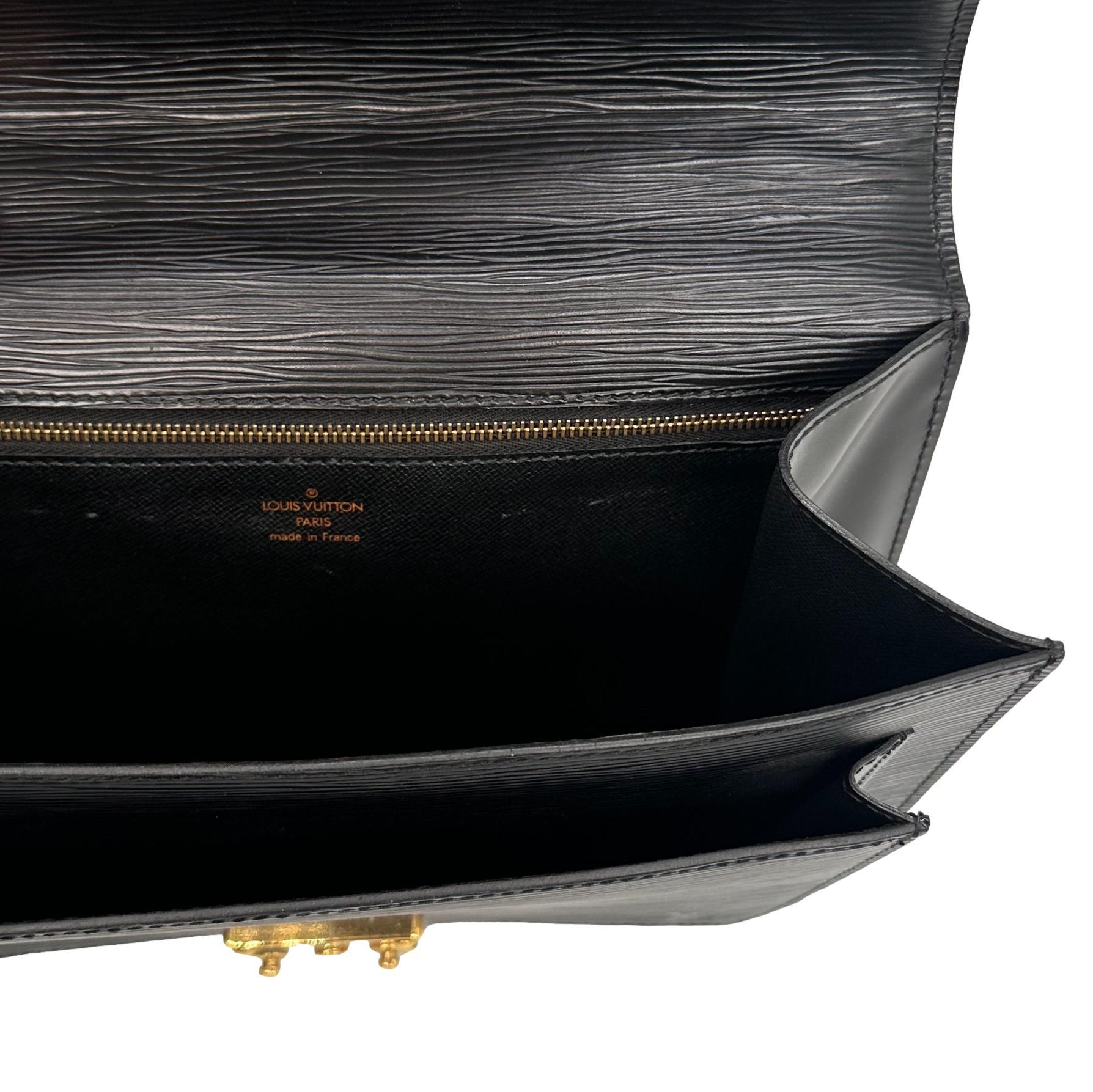 Louis Vuitton Monceau 28 Black Epi Leather Shoulder Crossbody Bag, France 1992.  For Sale 9
