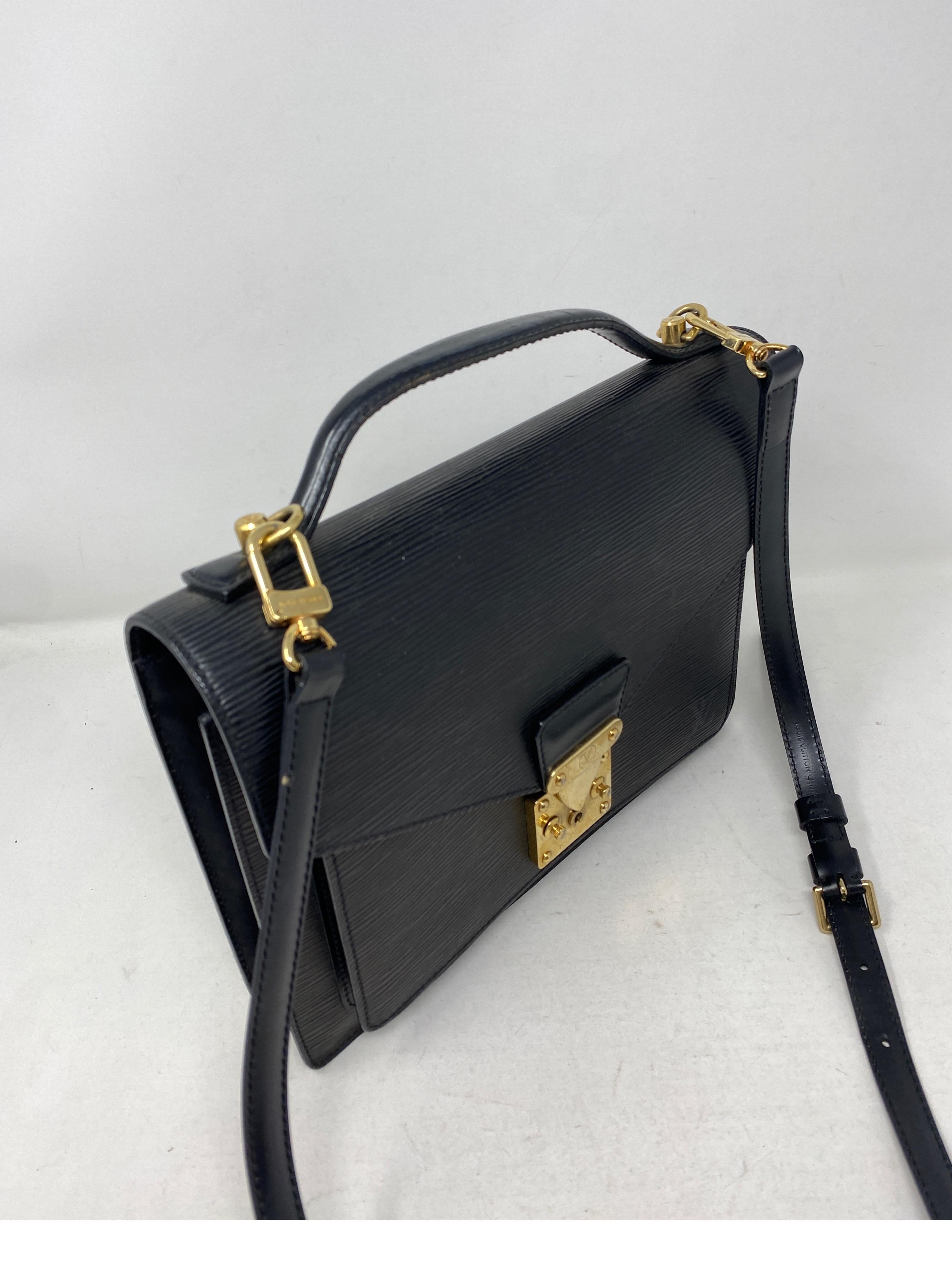 Louis Vuitton Monceau Epi Crossbody Bag  In Good Condition In Athens, GA