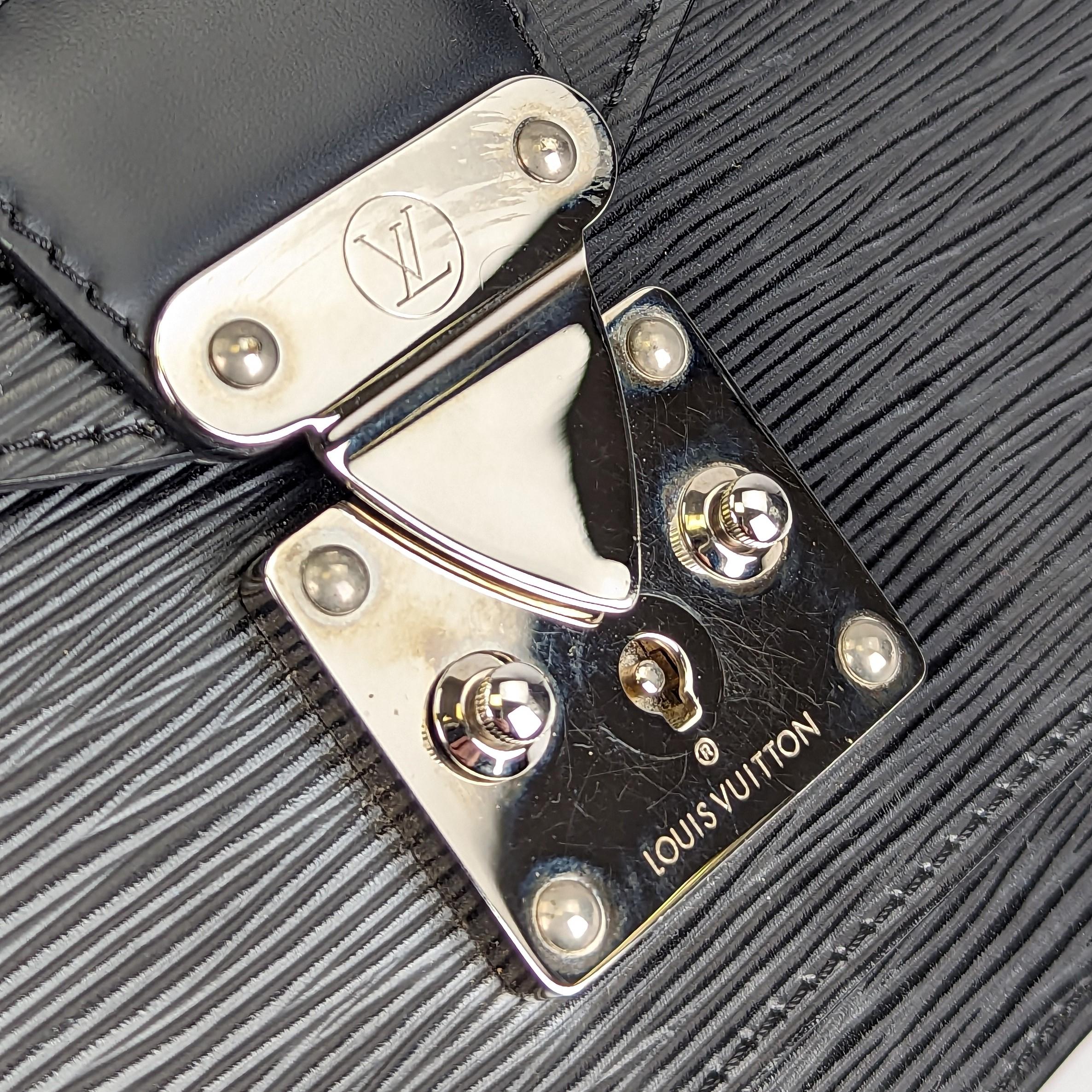 Louis Vuitton Monceau Handbag in Leather For Sale 7