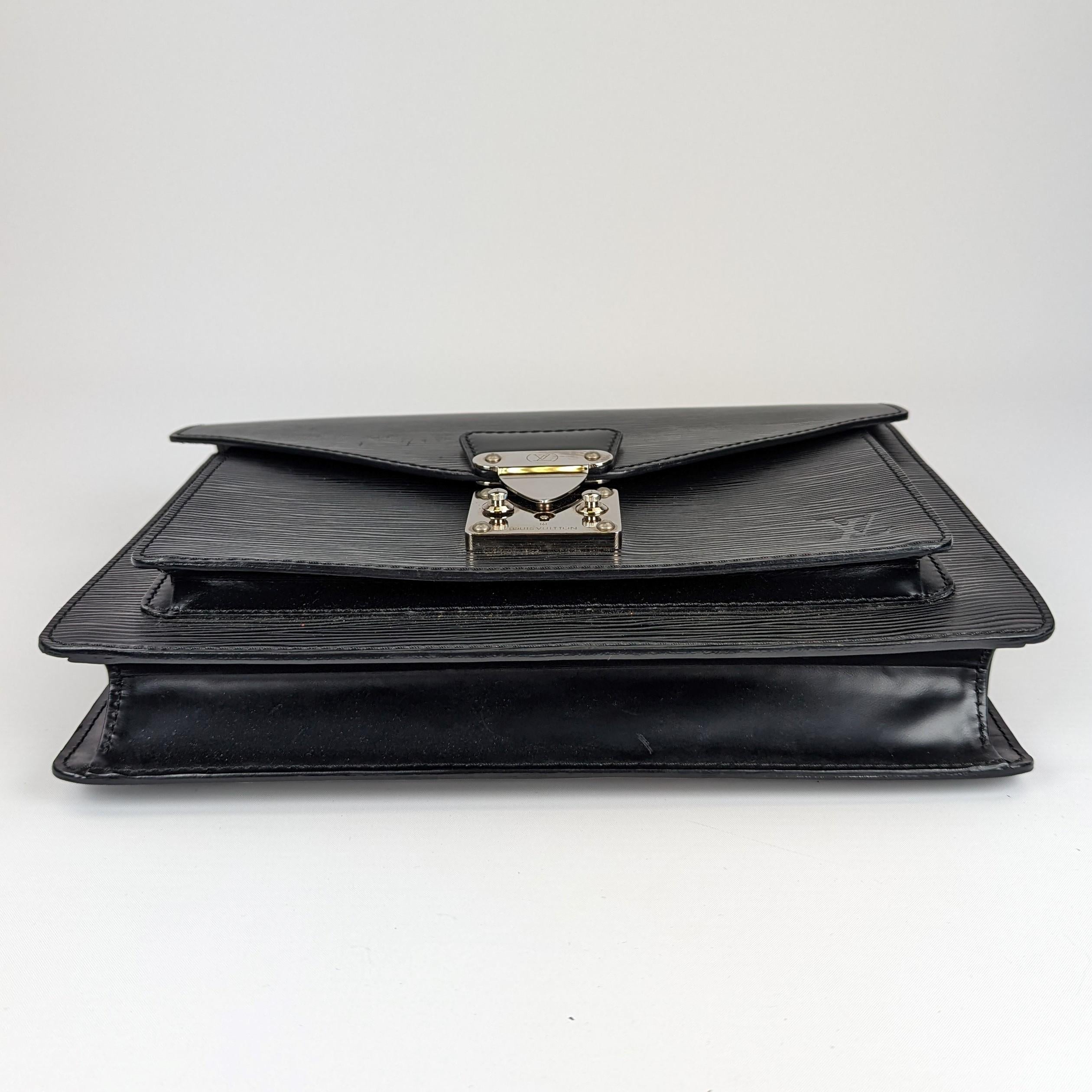 Louis Vuitton Monceau Handbag in Leather For Sale 11