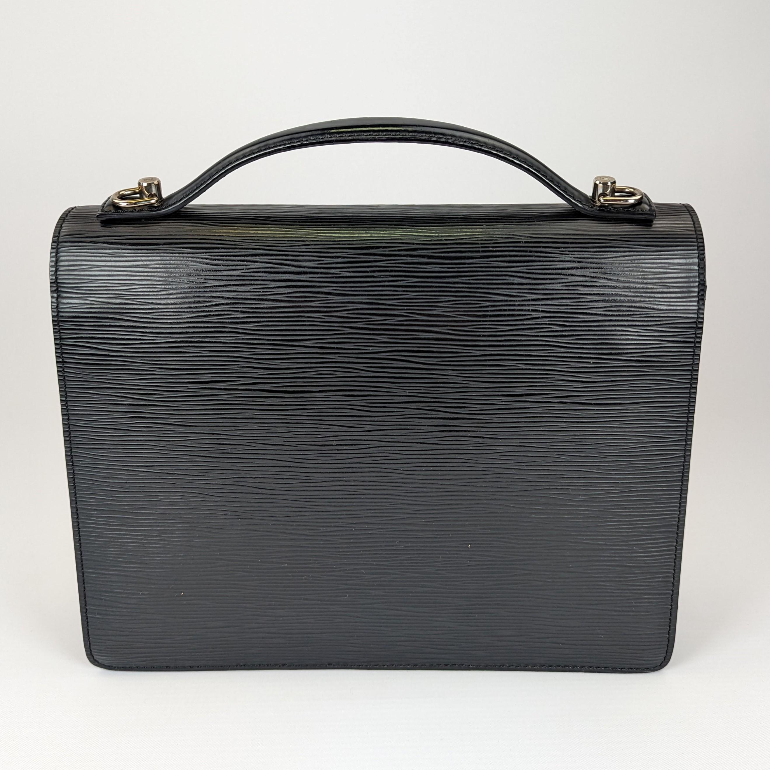 Louis Vuitton Monceau Handbag in Leather For Sale 5