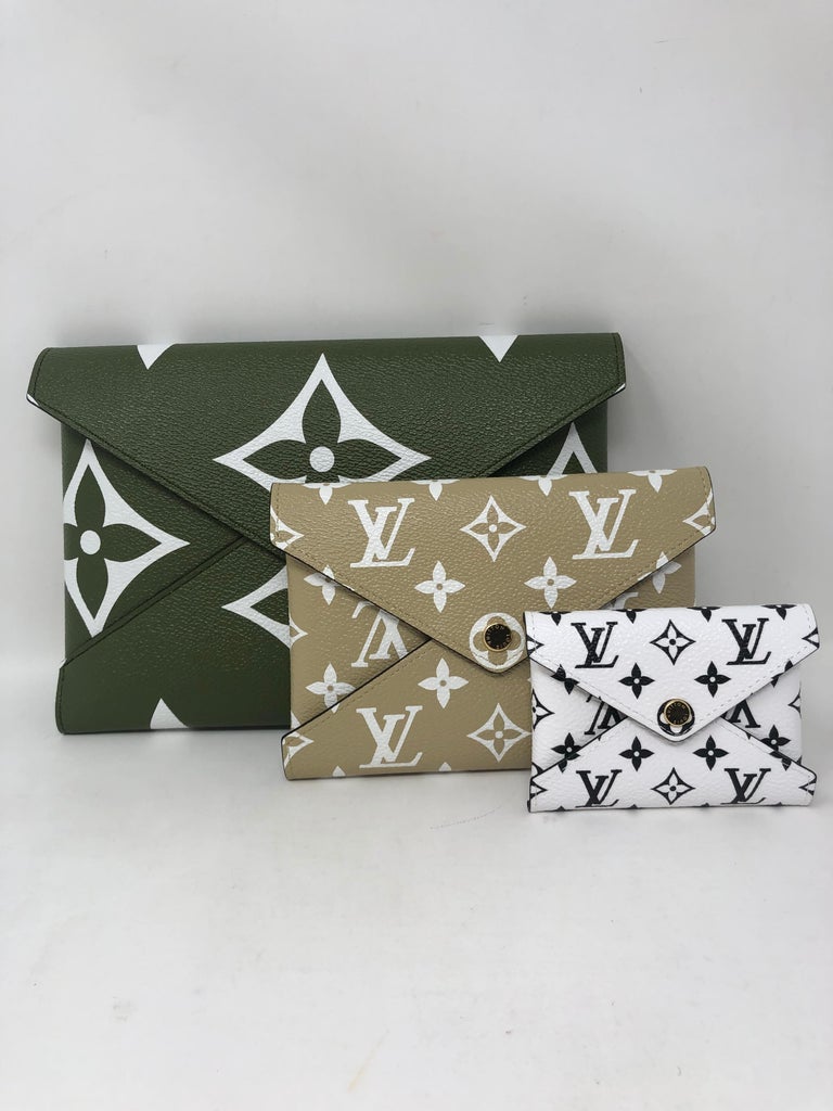 Louis Vuitton Mono Giant Kirigami Pochette Set at 1stDibs