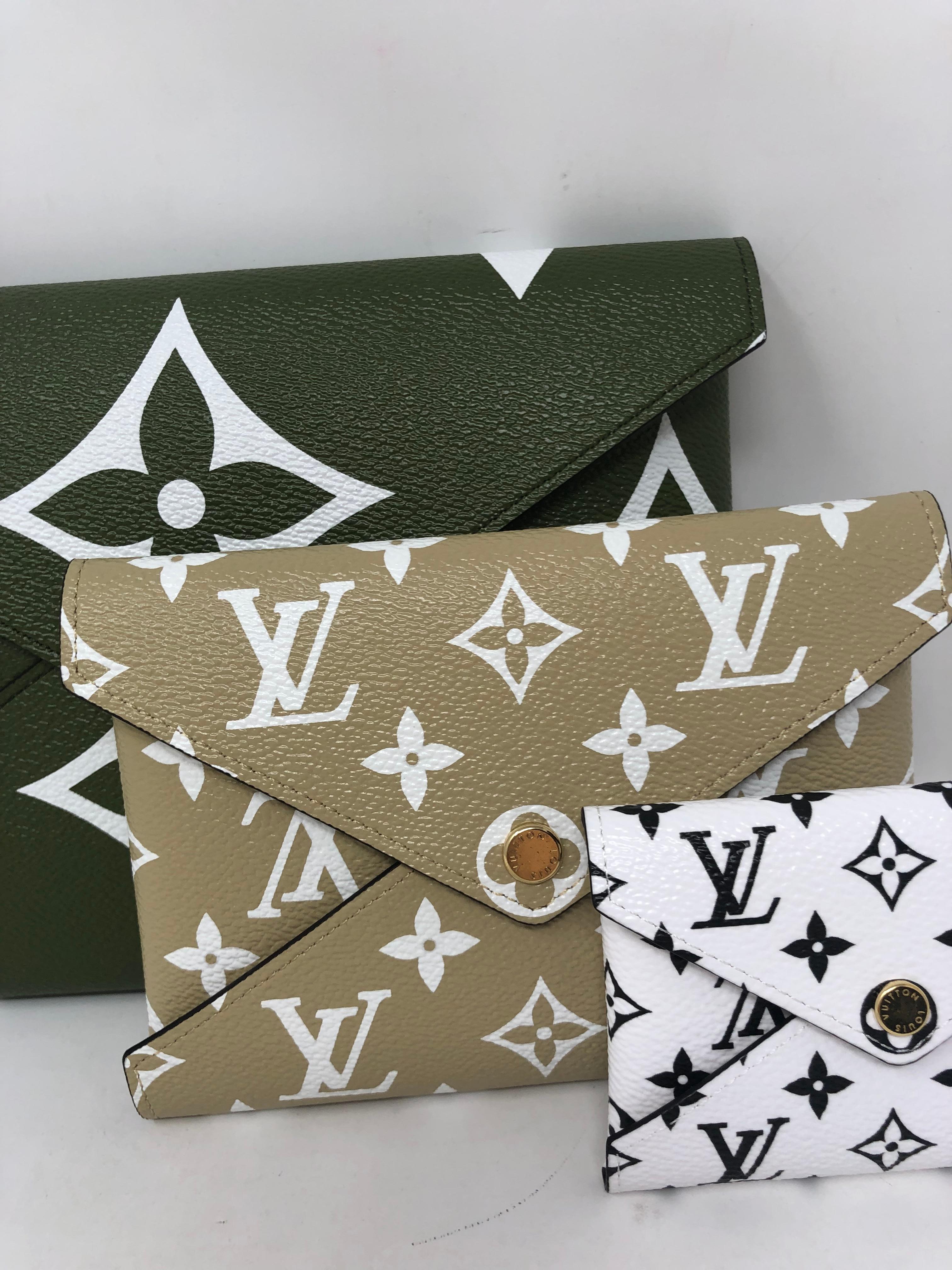 Women's or Men's Louis Vuitton Mono Giant Kirigami Pochette Set