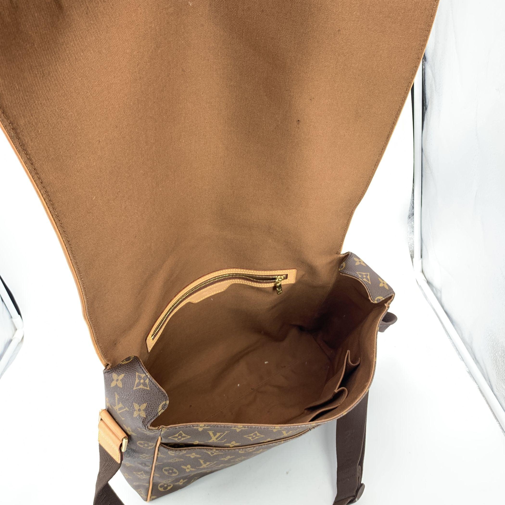 Louis Vuitton Monogram Abbesses GM Borsa a tracolla M45257 In condizioni ottime in vendita a Rome, Rome