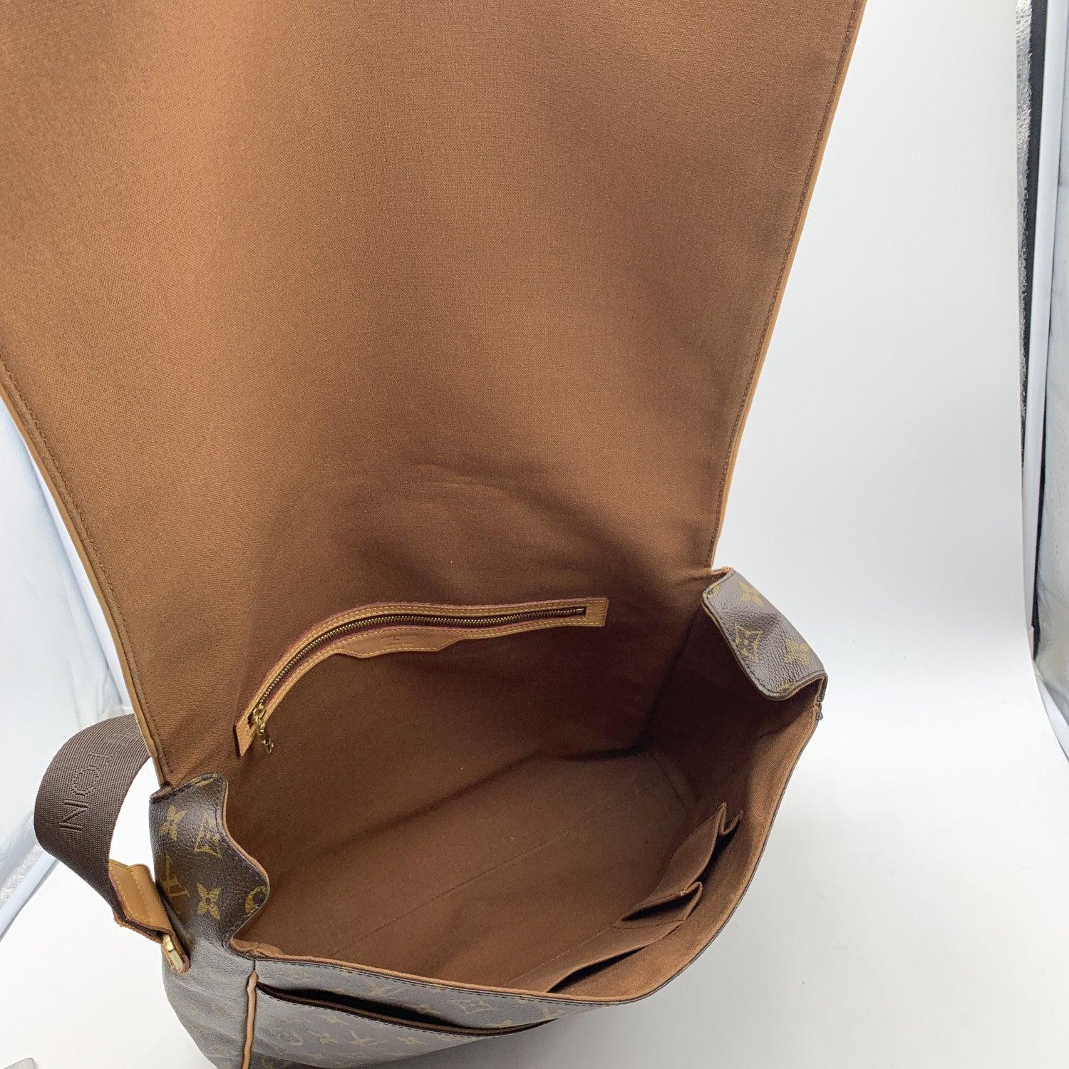 Women's Louis Vuitton Monogram Abbesses GM Shoulder Crossbody Bag M45257