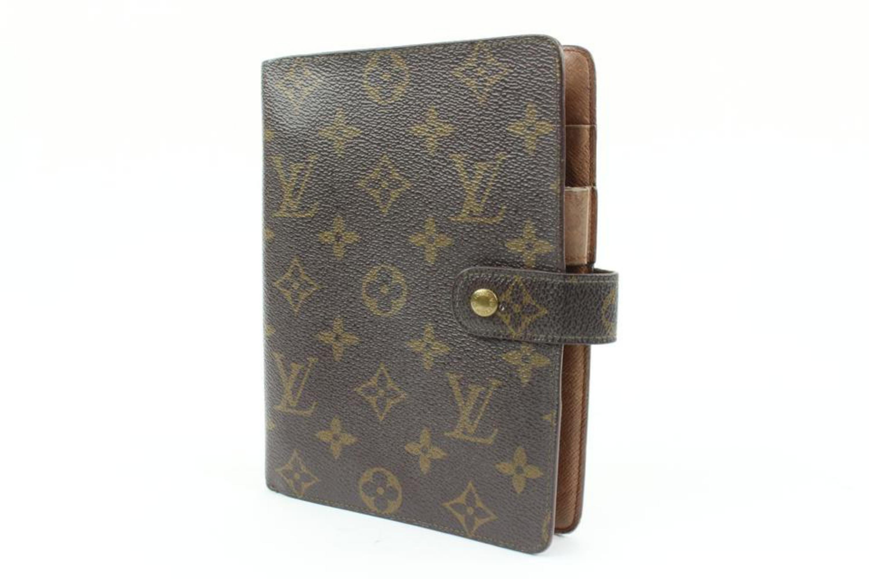 Louis Vuitton Monogram Agenda MM Diary Planner Cover s28lv14
Date Code/Serial Number: SP0973
Made In: France
Measurements: Length:  5