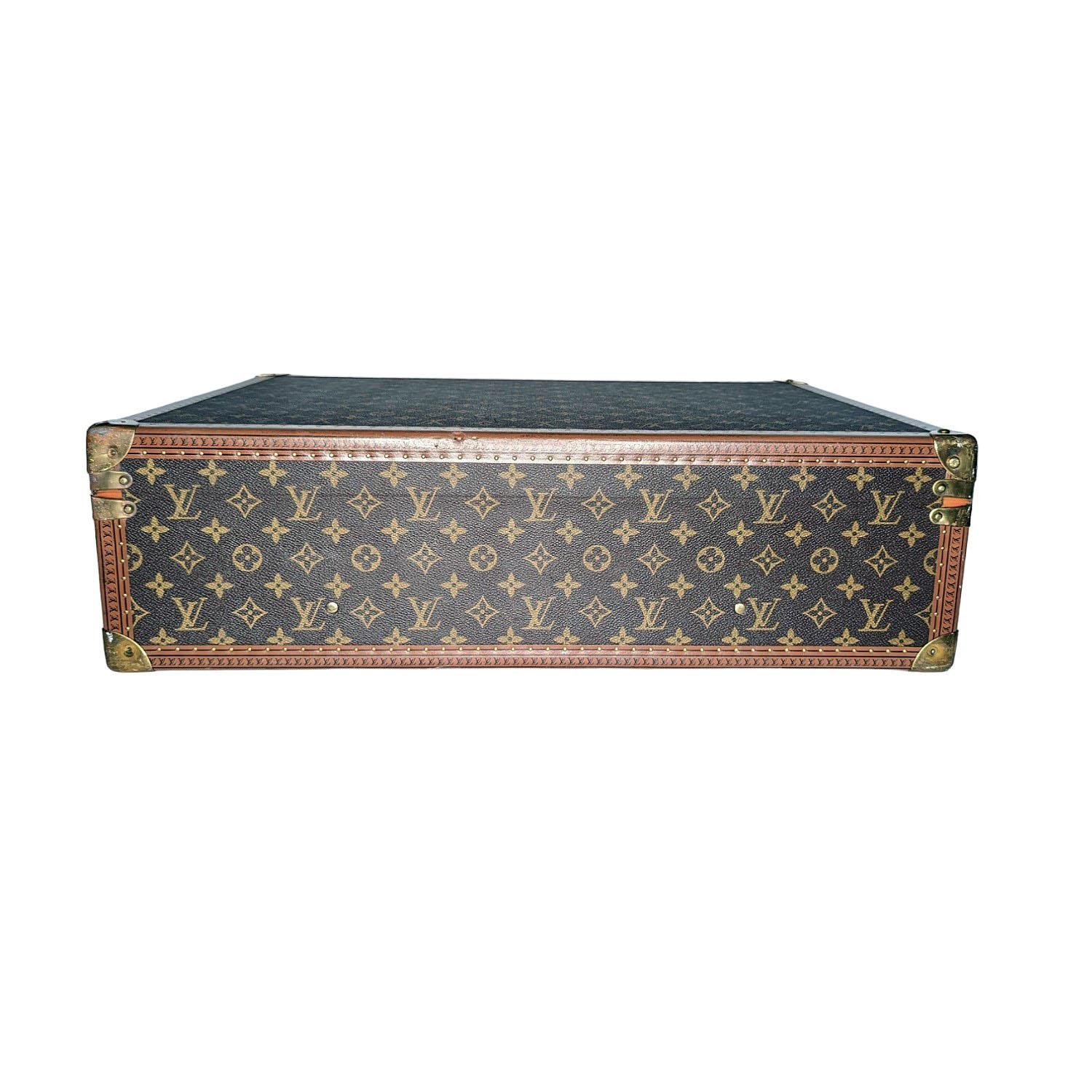 Women's or Men's Louis Vuitton Monogram Alzer 60 Trunk Luggage For Sale