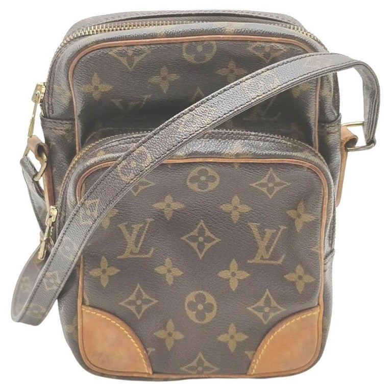 Louis Vuitton Monogram Amazon Crossbody Bag 862307 For Sale at 1stDibs | louis  vuitton crossbody zipper