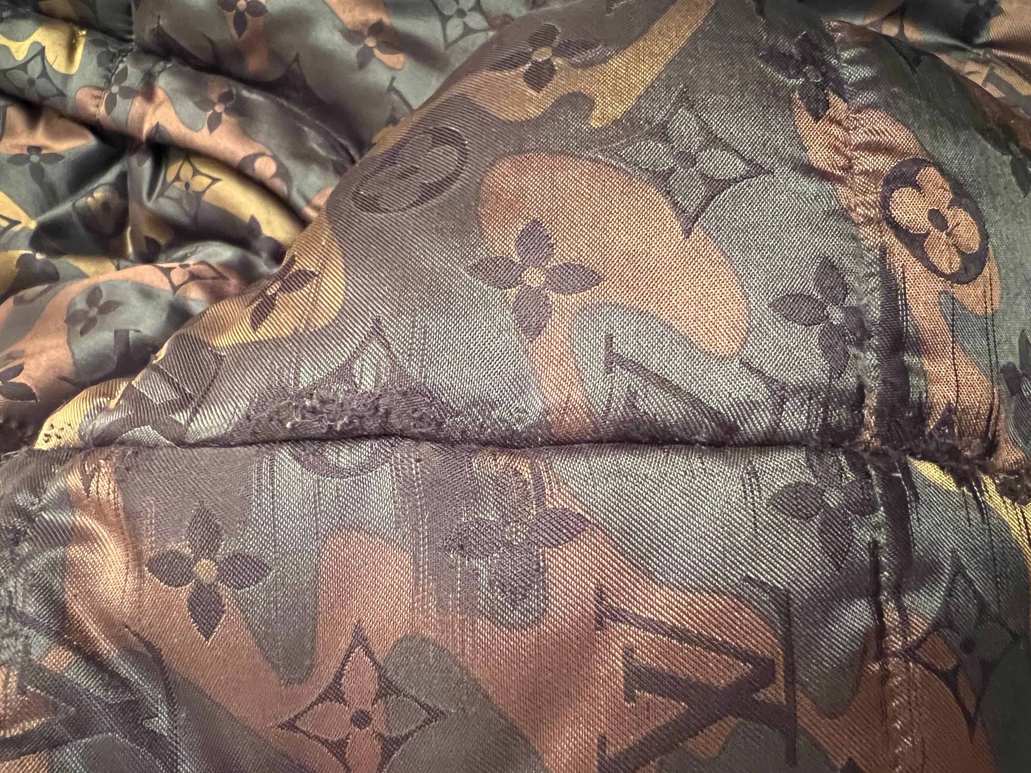 Louis Vuitton Monogram Army Green Jacket with Hoodie For Sale 13