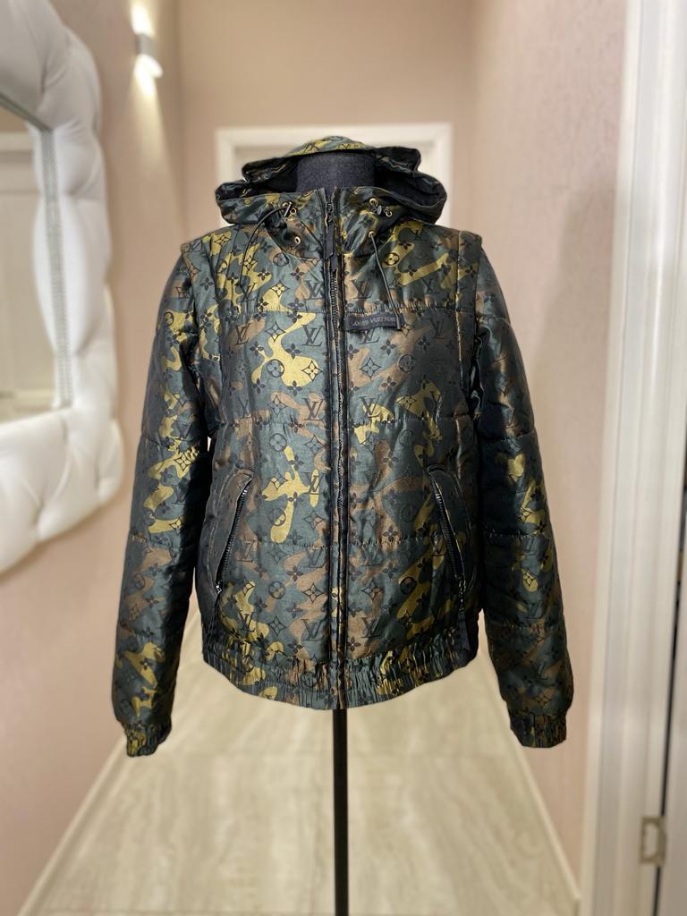 Louis Vuitton Monogram Army Green Jacket .
Size 42.
Pre loved good condition.