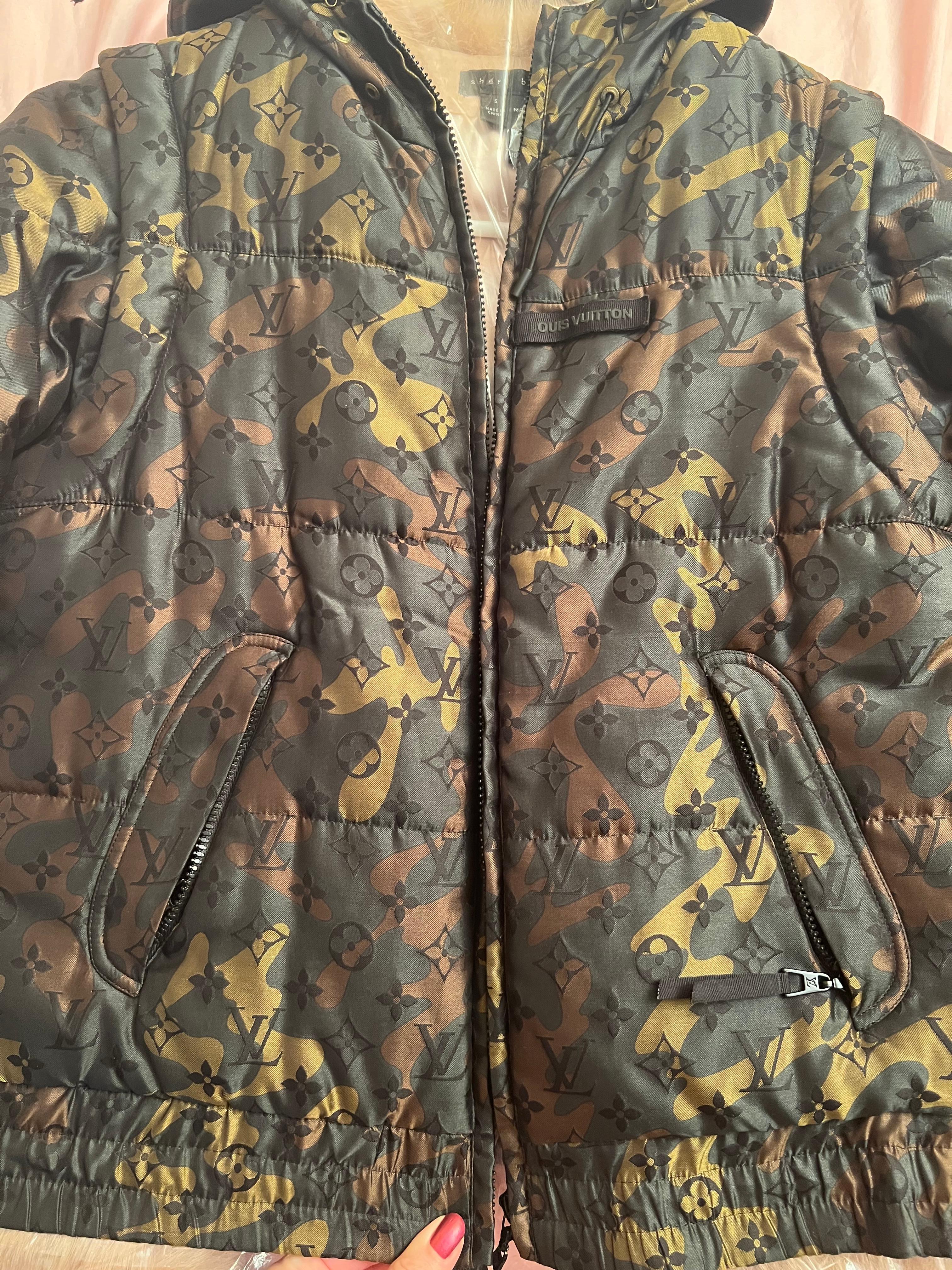 Louis Vuitton Monogram Army Green Jacket with Hoodie For Sale 15