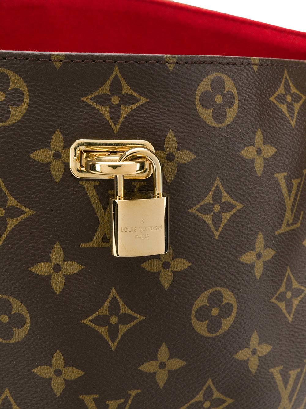Louis Vuitton Monogram Artsy Bag In Excellent Condition In London, GB
