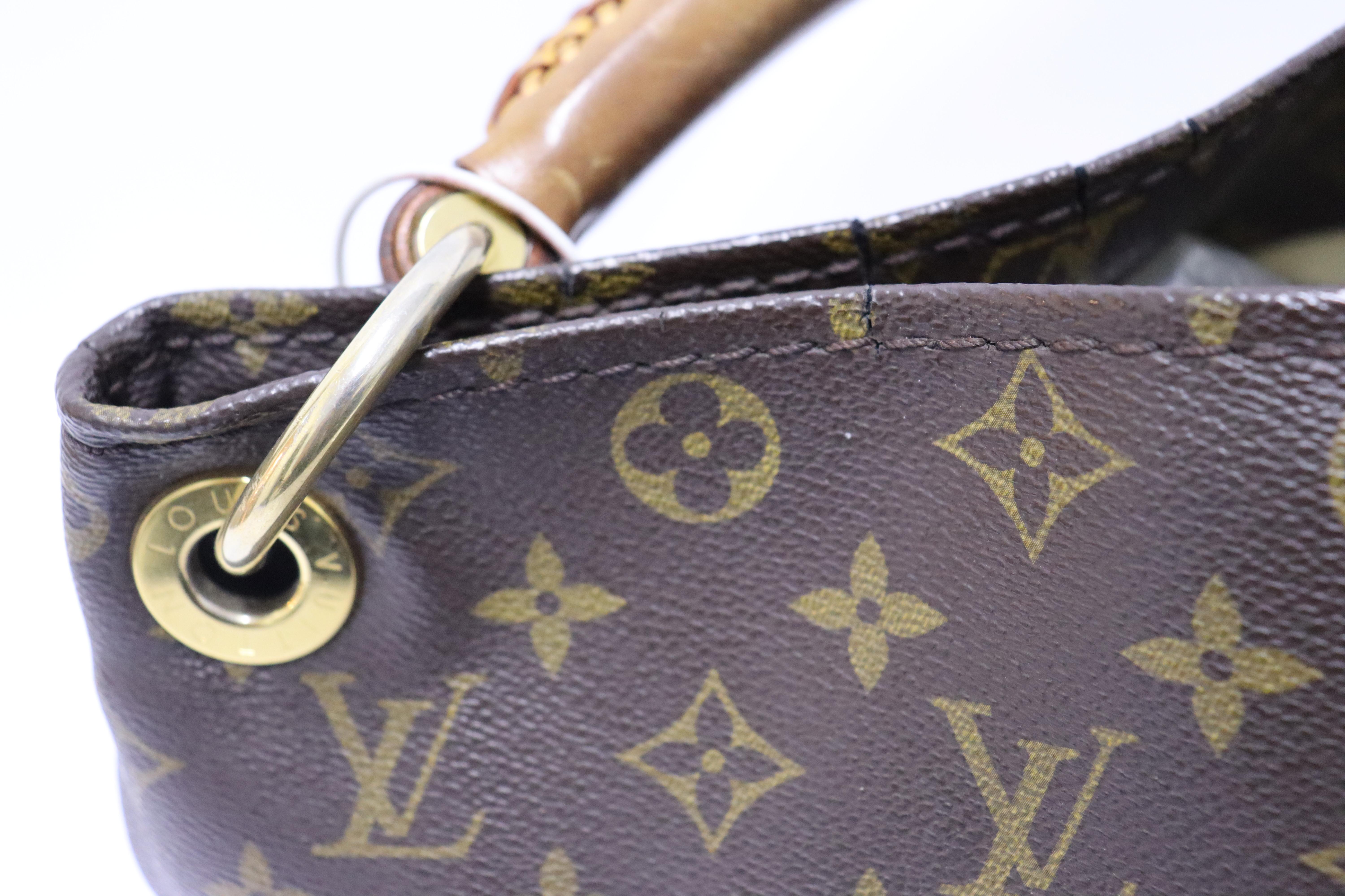 Louis Vuitton Monogram Artsy MM Bag For Sale 8