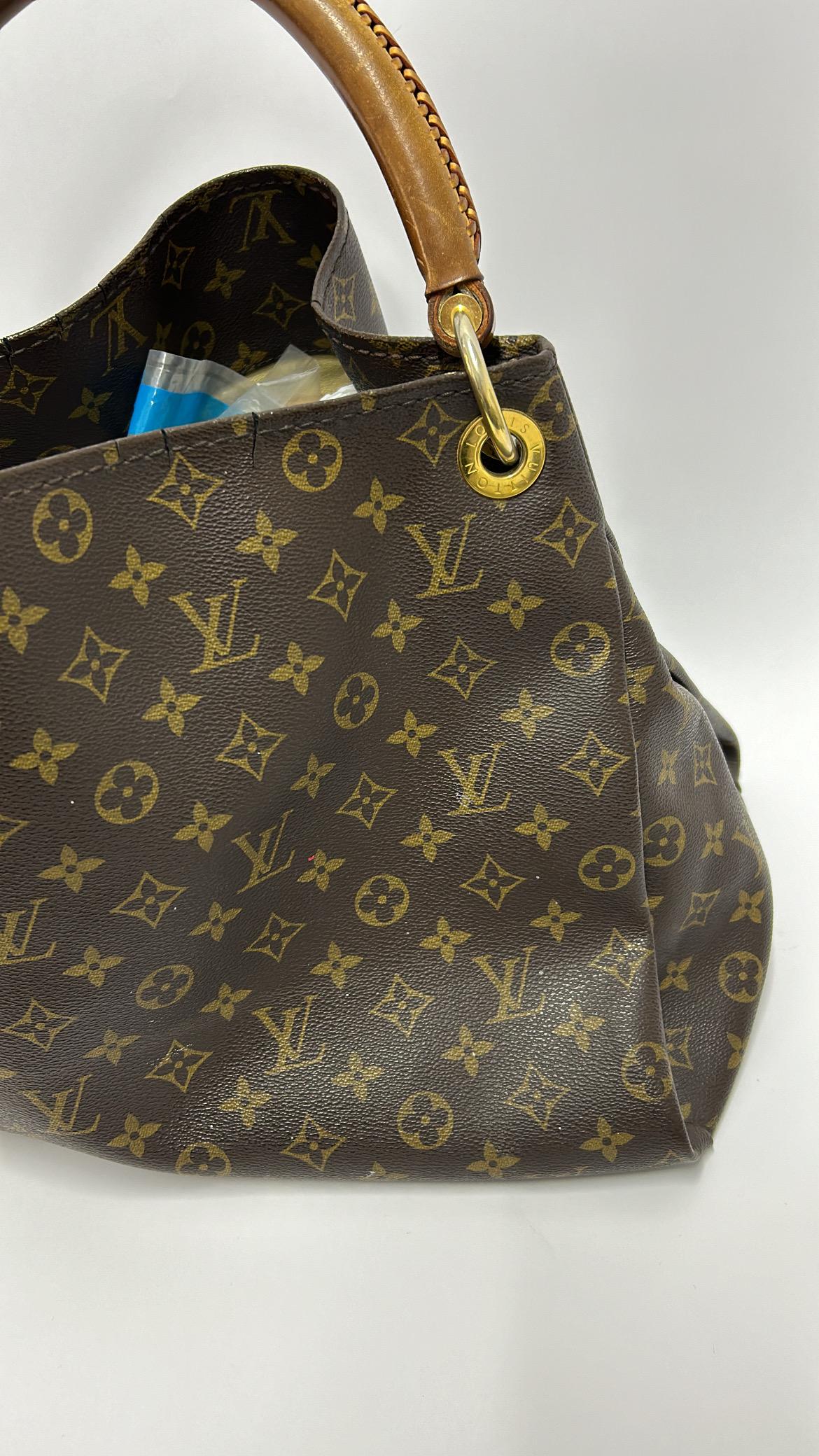 Louis Vuitton Monogram Artsy MM Bag For Sale 12