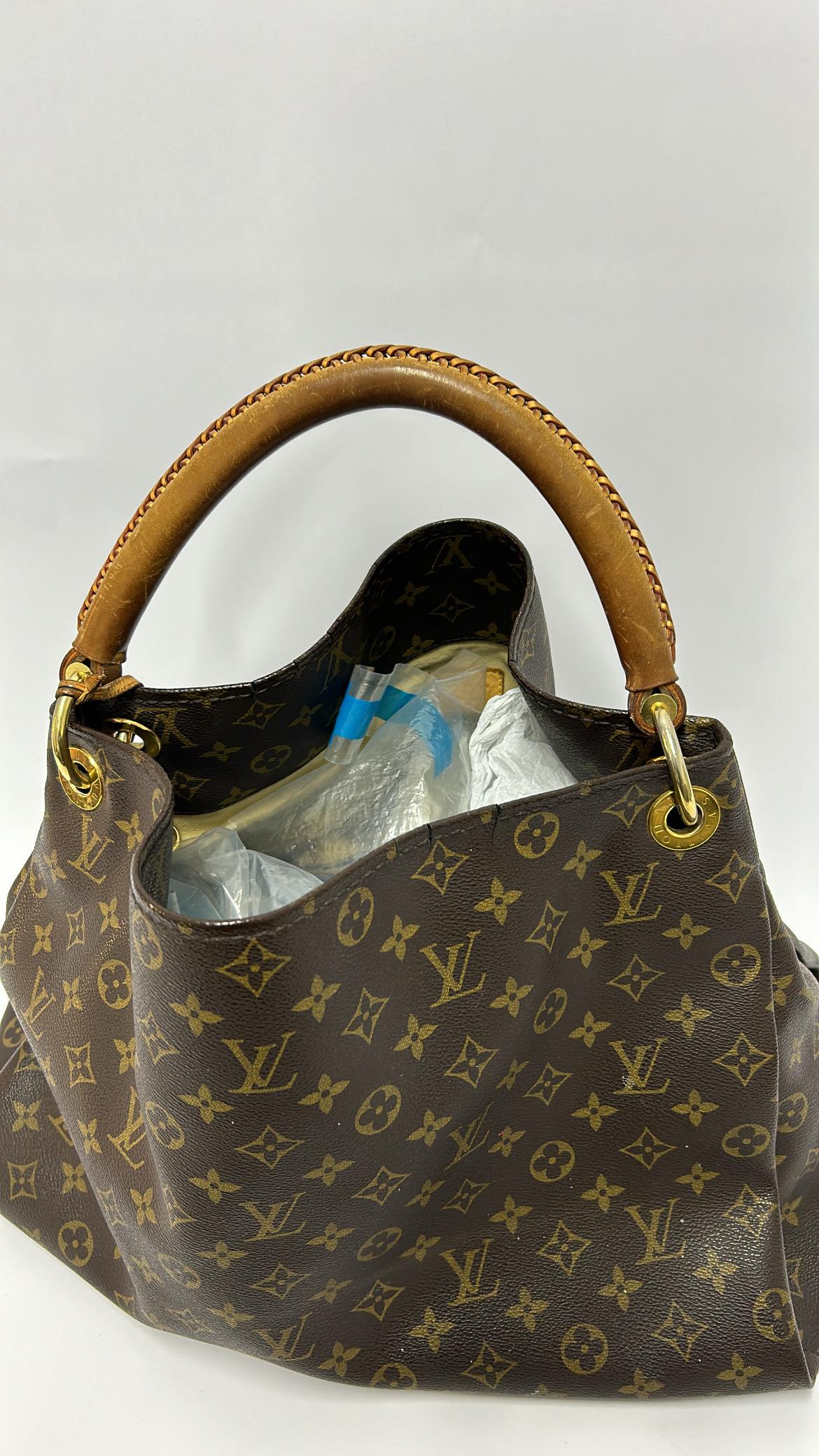 Louis Vuitton Monogram Artsy MM Bag For Sale 14