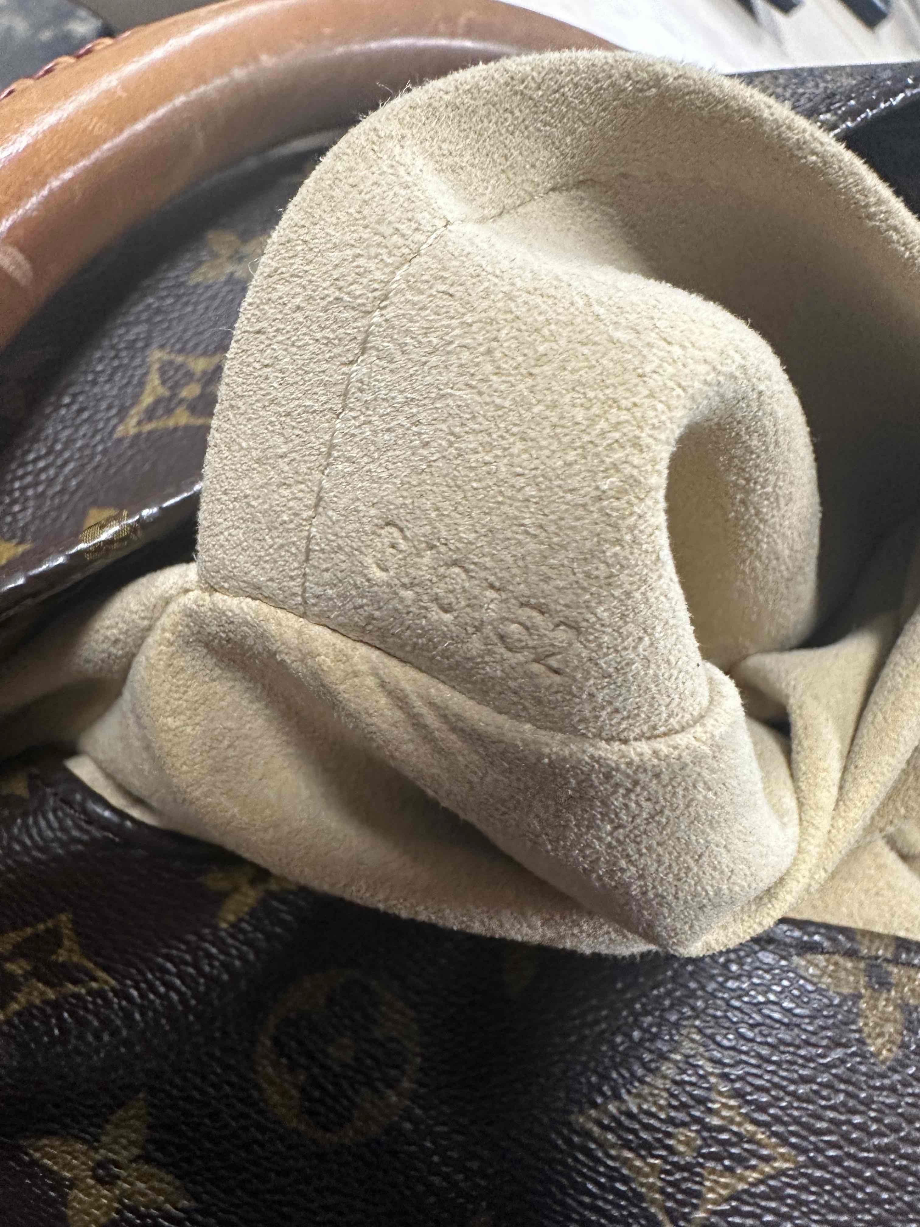 Louis Vuitton Monogram Artsy Mm Hobo Bag For Sale 4