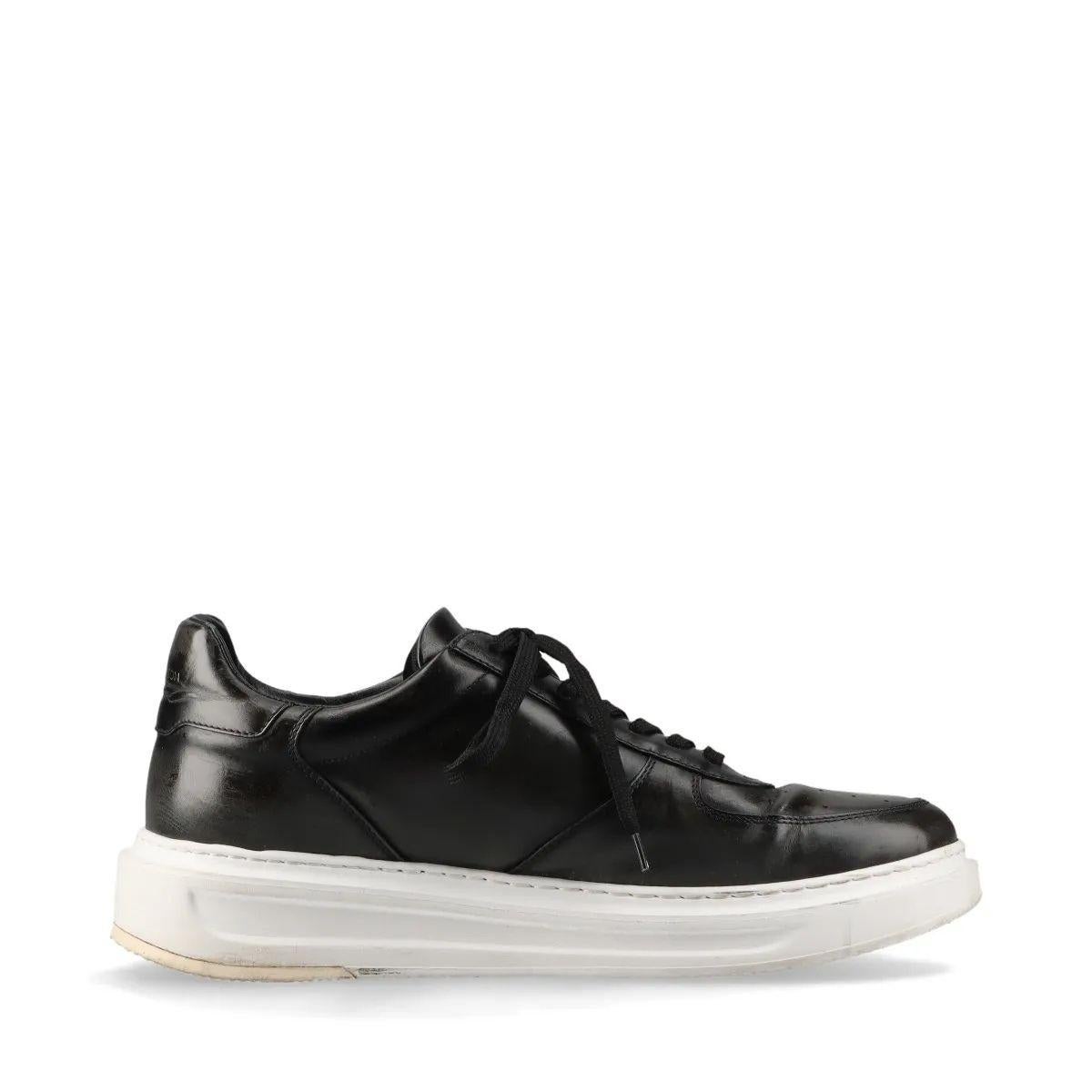 Louis Vuitton Monogram Beverly Hills Leder Turnschuhe Schwarz im Zustand „Gut“ im Angebot in Humacao, PR