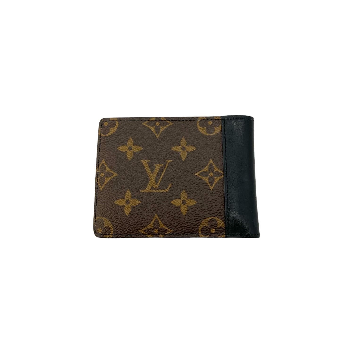 Louis Vuitton Monogram Bifold Wallet In Excellent Condition In Scottsdale, AZ