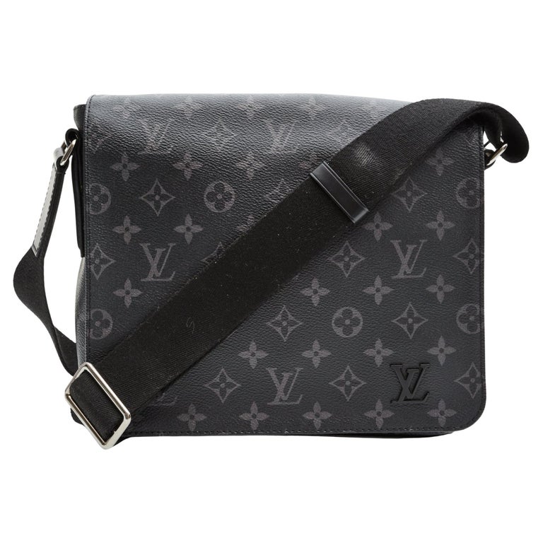 Louis Vuitton Monogram Black Eclipse District PM Messenger Bag (2017) For  Sale at 1stDibs