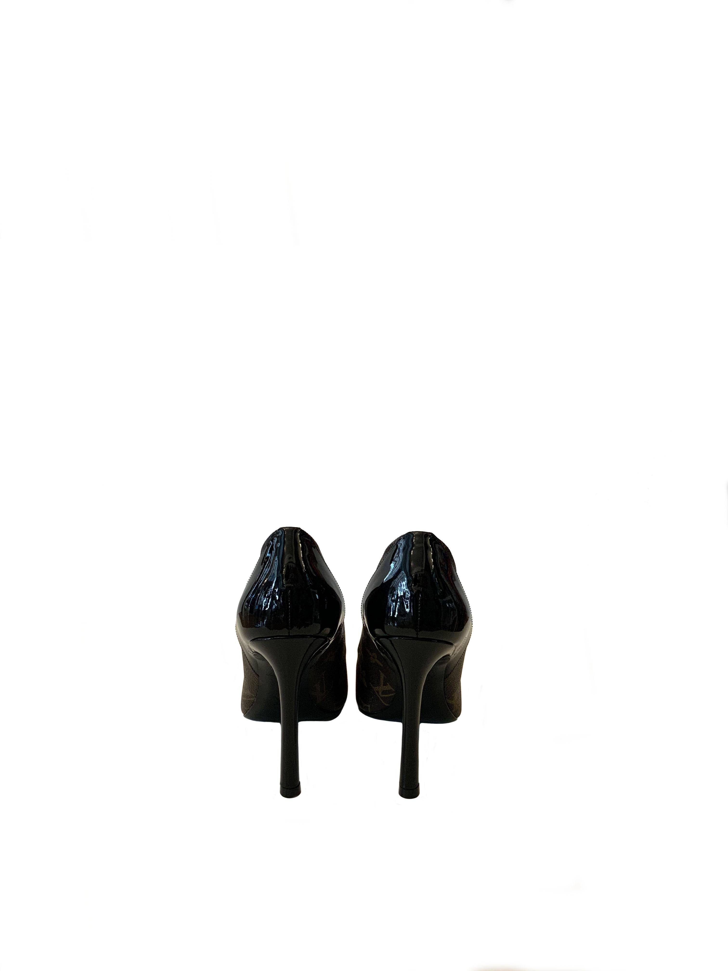 Louis Vuitton Monogram Black Patent Calf Leather Chérie Pumps  In Excellent Condition In Geneva, CH