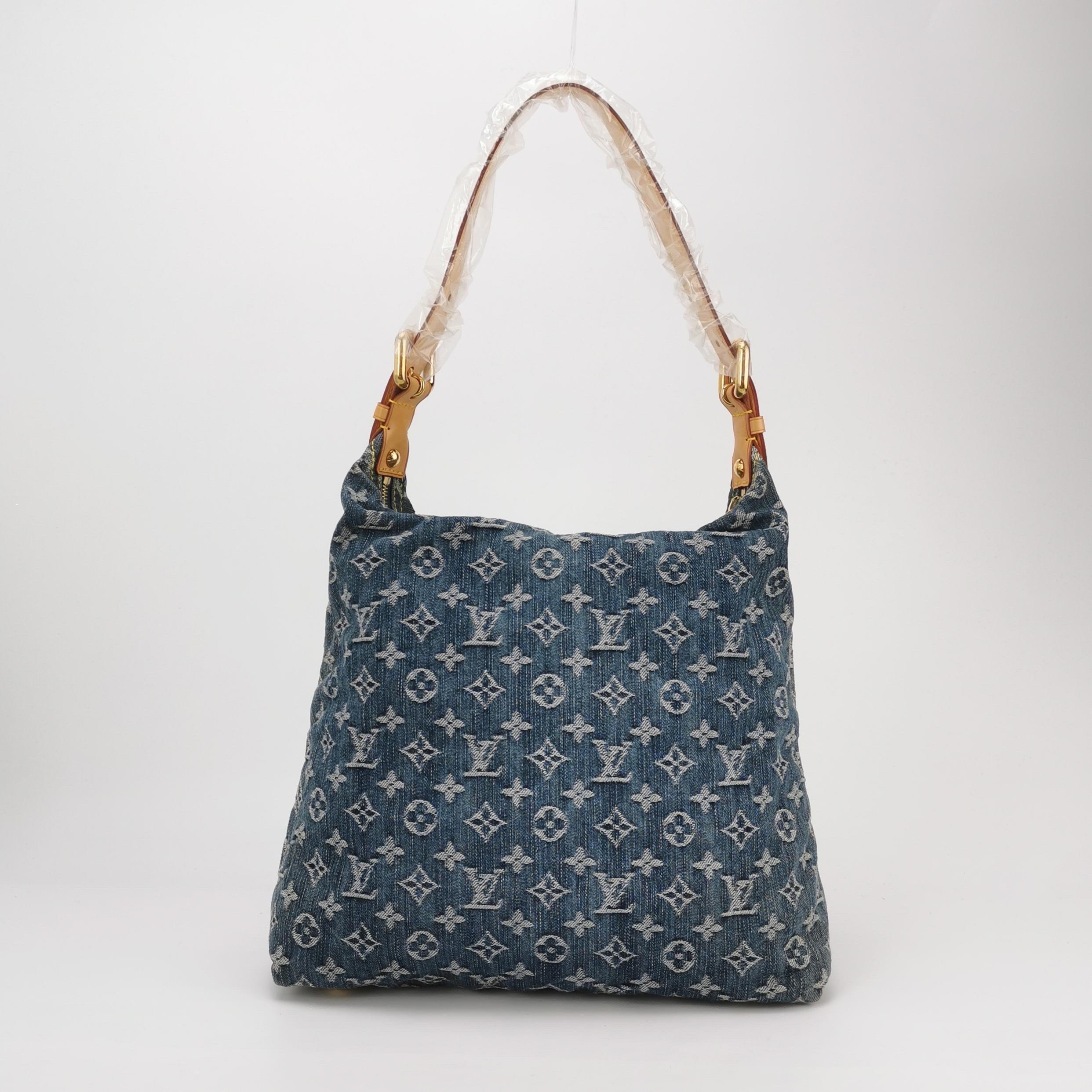 Louis Vuitton Monogram Blue Denim Baggy GM Large Shoulder Bag In Good Condition For Sale In AUBERVILLIERS, FR