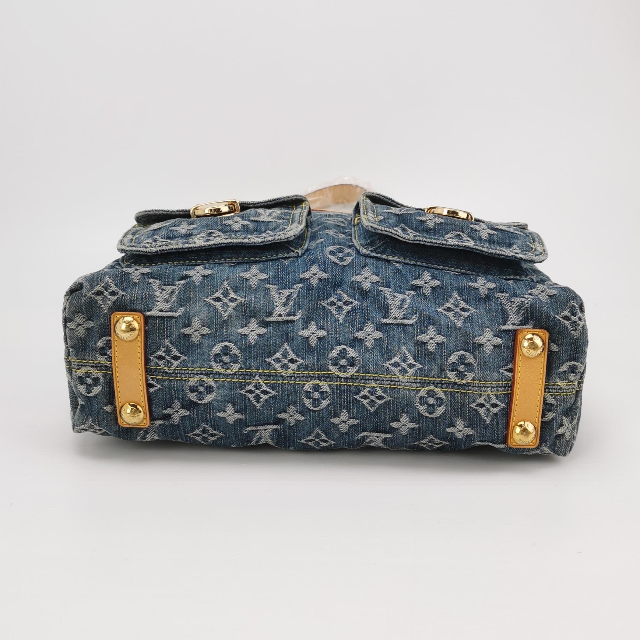 Women's or Men's Louis Vuitton Monogram Blue Denim Baggy GM Large Shoulder Bag For Sale