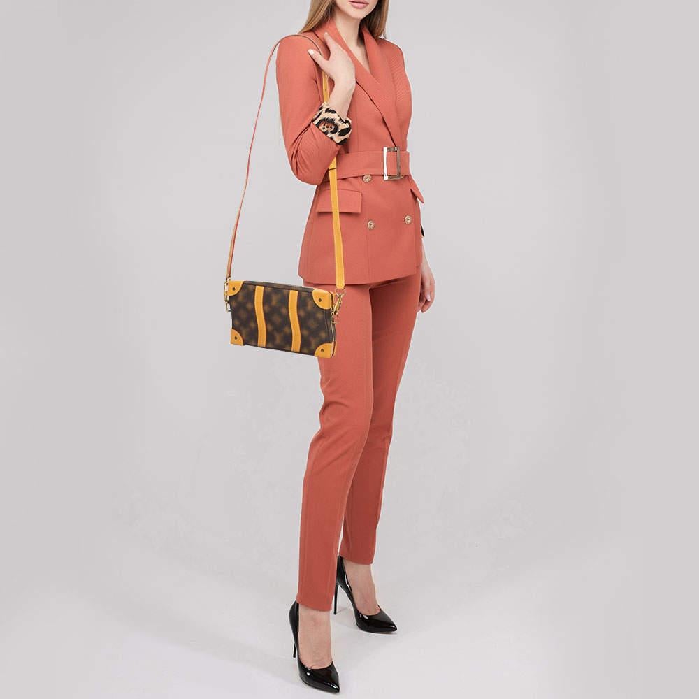 Louis Vuittons creations are popular owing to their high style and functionality. This bag like all the other handbags is durable and stylish. Exuding a fine finish the bag is designed to give a luxurious experience. The interior has enough space to