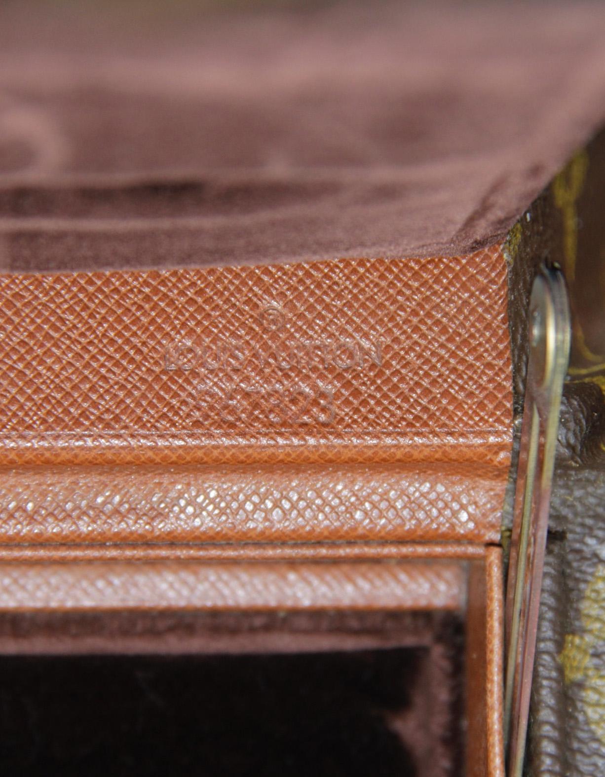 Louis Vuitton Monogram Boite Bijoux Gioielli Custodia rigida con espositore in vendita 6