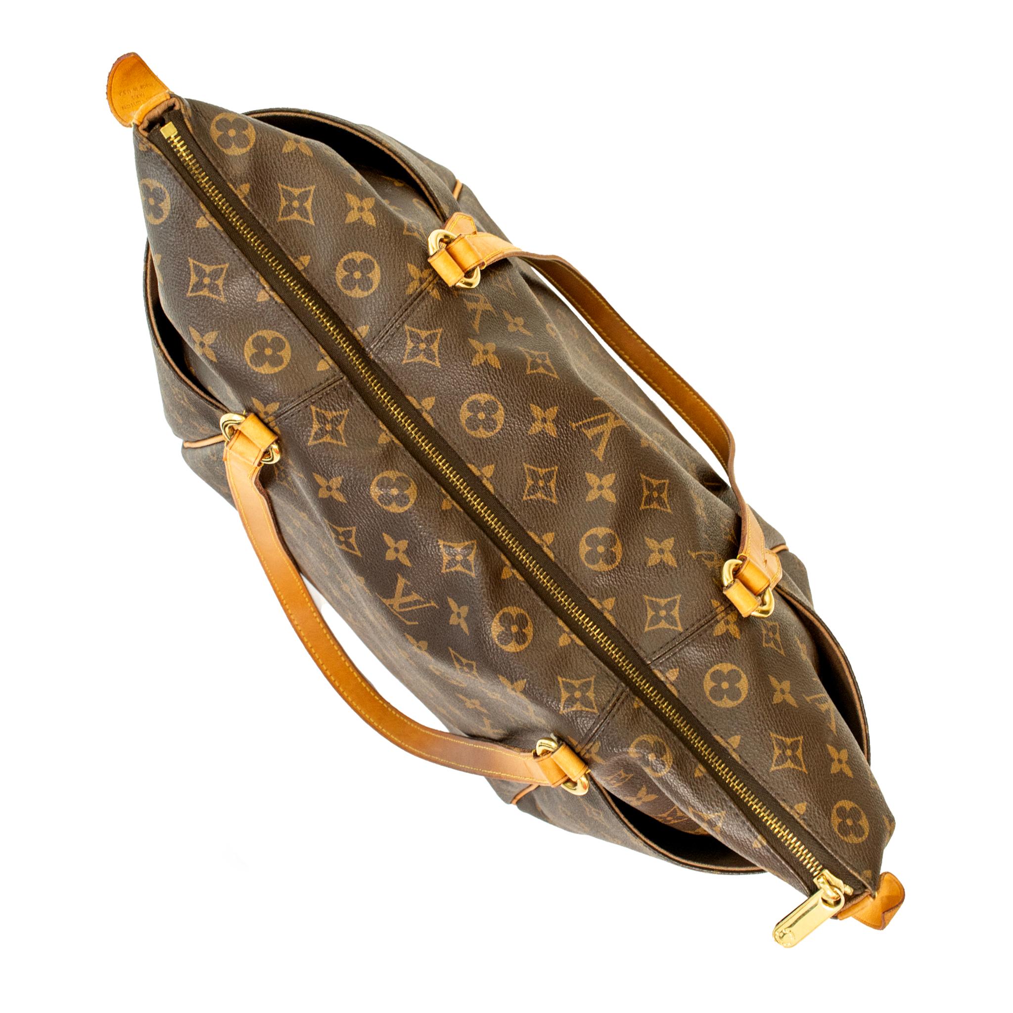 Louis Vuitton Monogram Brown Canvas M56689 Totally MM Shoulder Tote Bag en vente 1
