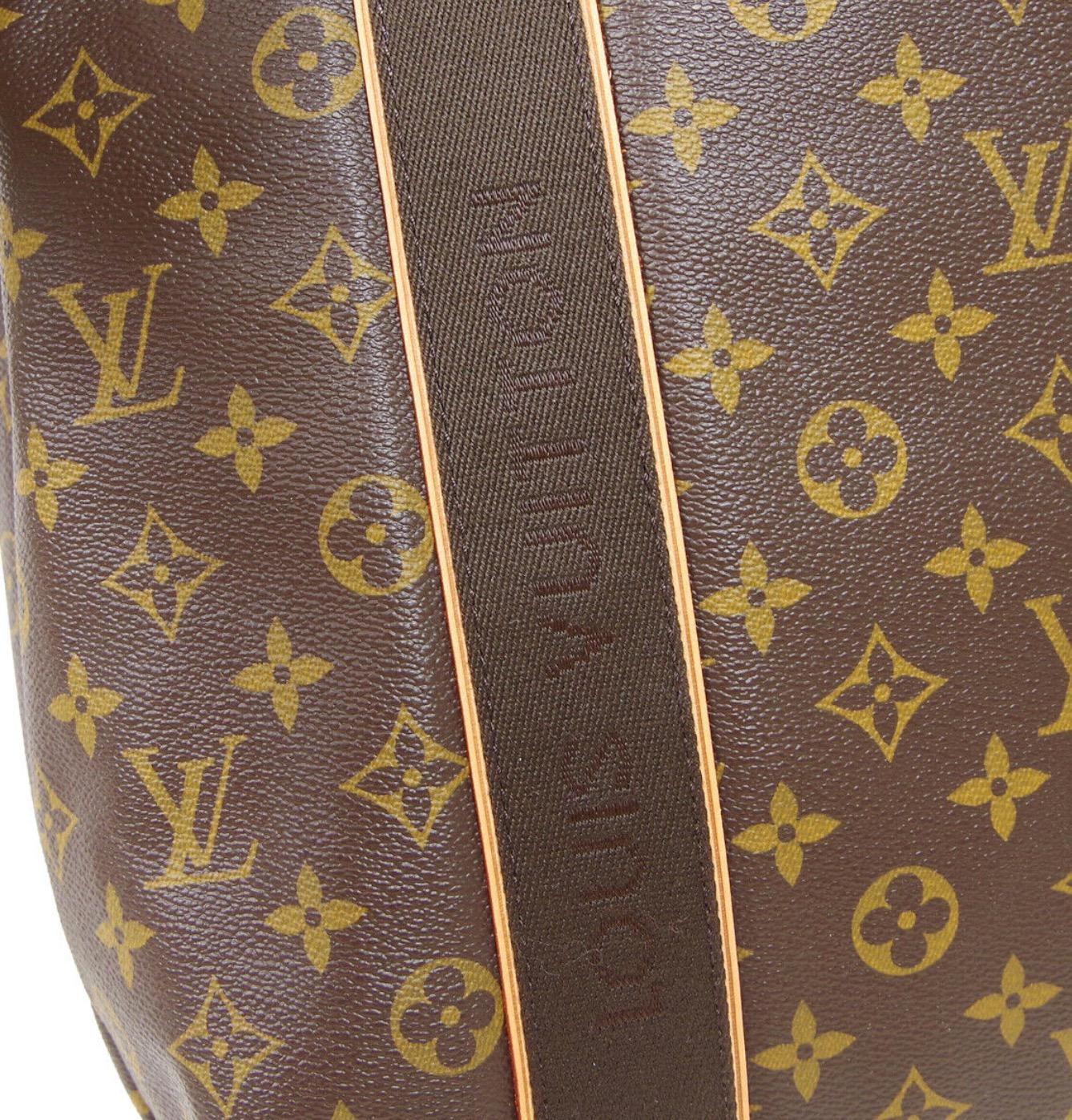 Monogram canvas
Leather
Fabric
Woven interior
Made in France
Shoulder strap drop 9