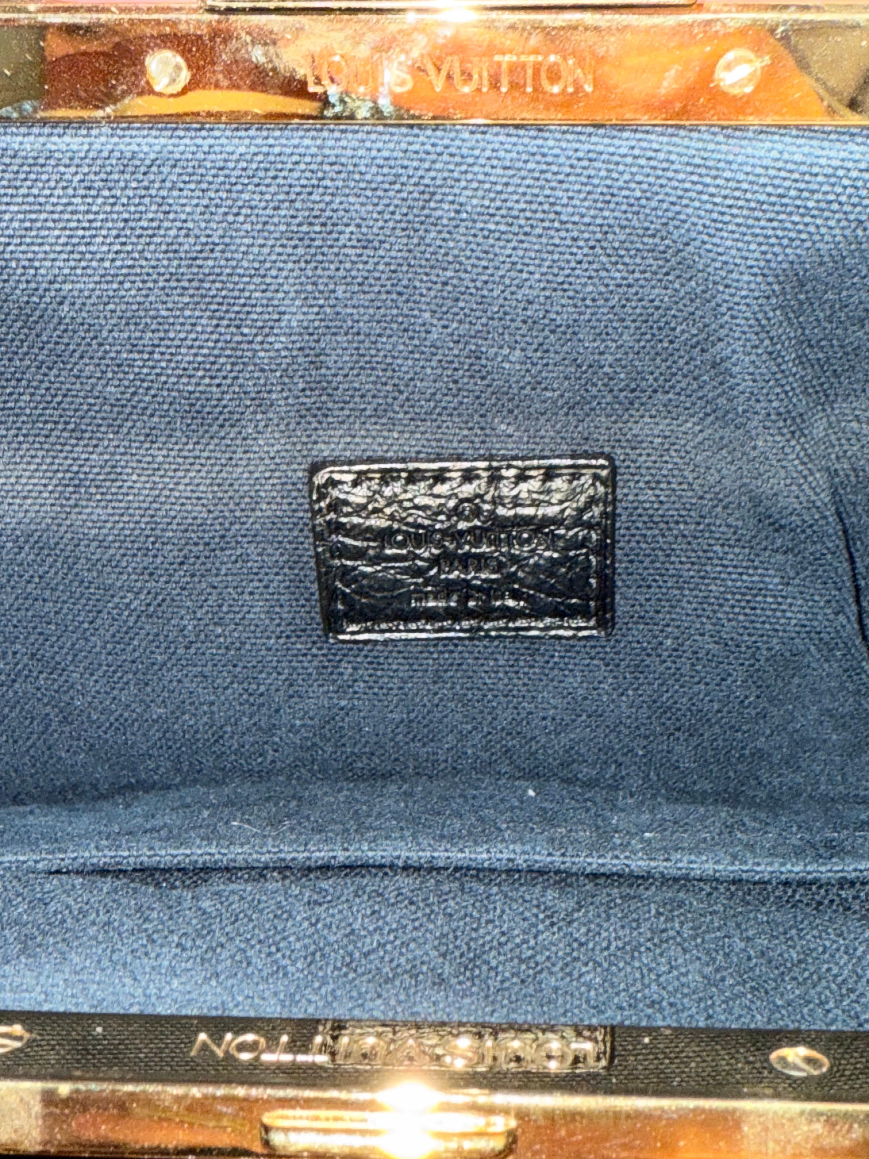 Bolso motero Louis Vuitton Monograma Marrón Motard en venta 3