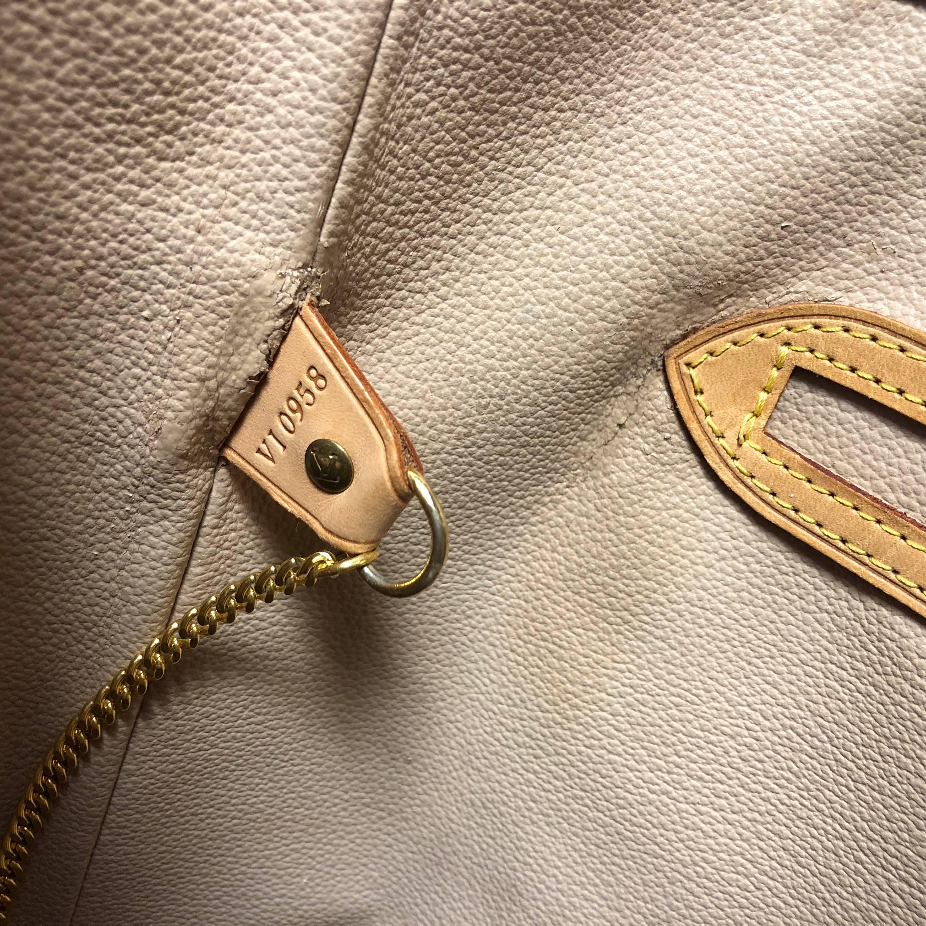 Louis Vuitton Monogram Bucket GM Shoulder Bag For Sale 6