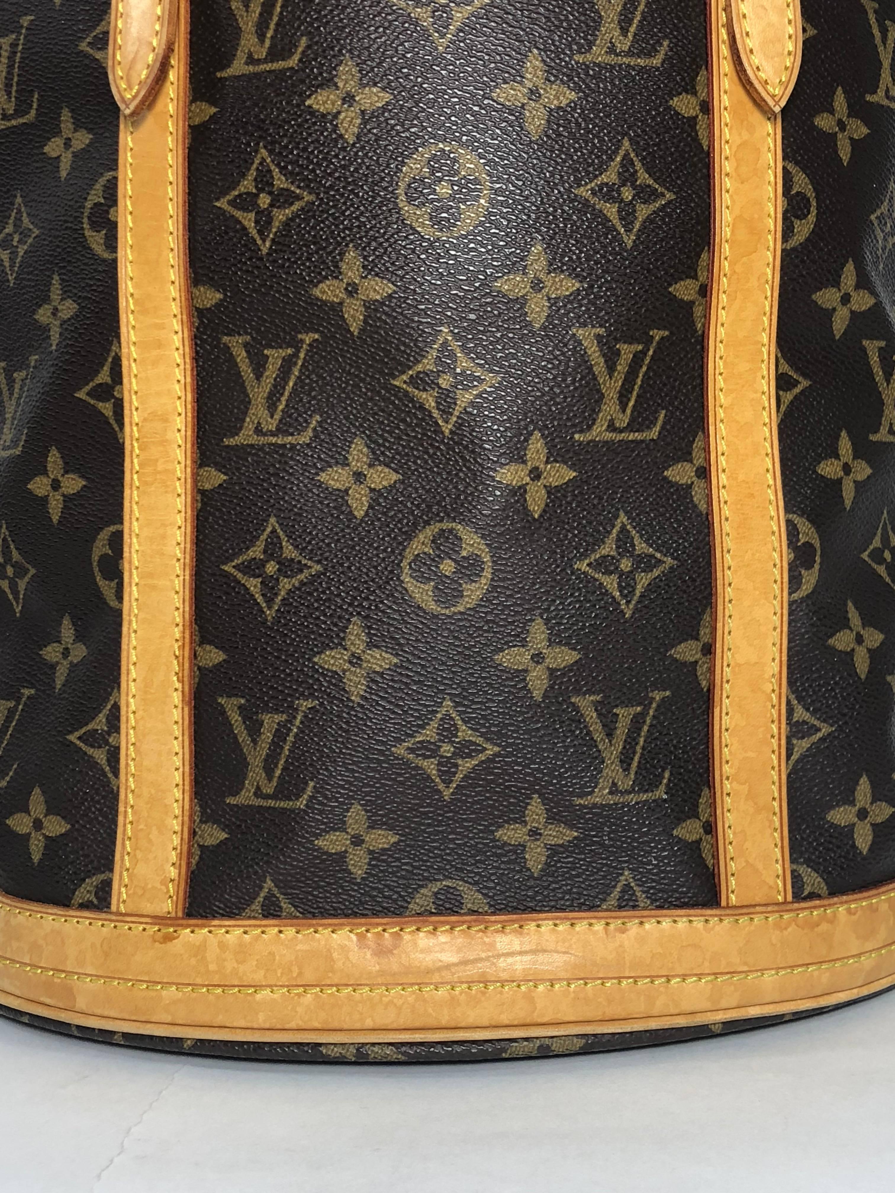 Louis Vuitton Monogram Bucket GM Shoulder Bag For Sale 1