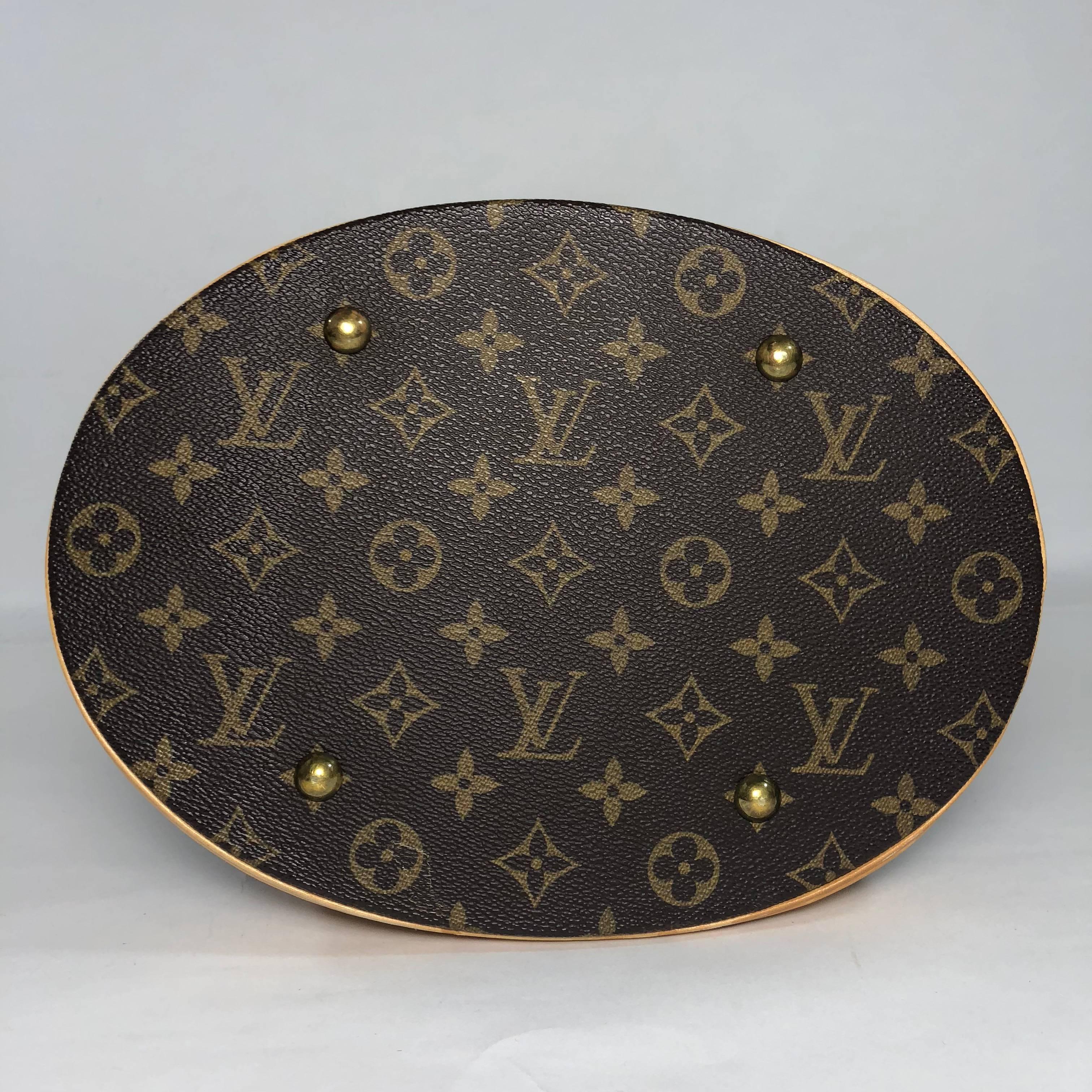 Louis Vuitton Monogram Bucket GM Shoulder Bag For Sale 2