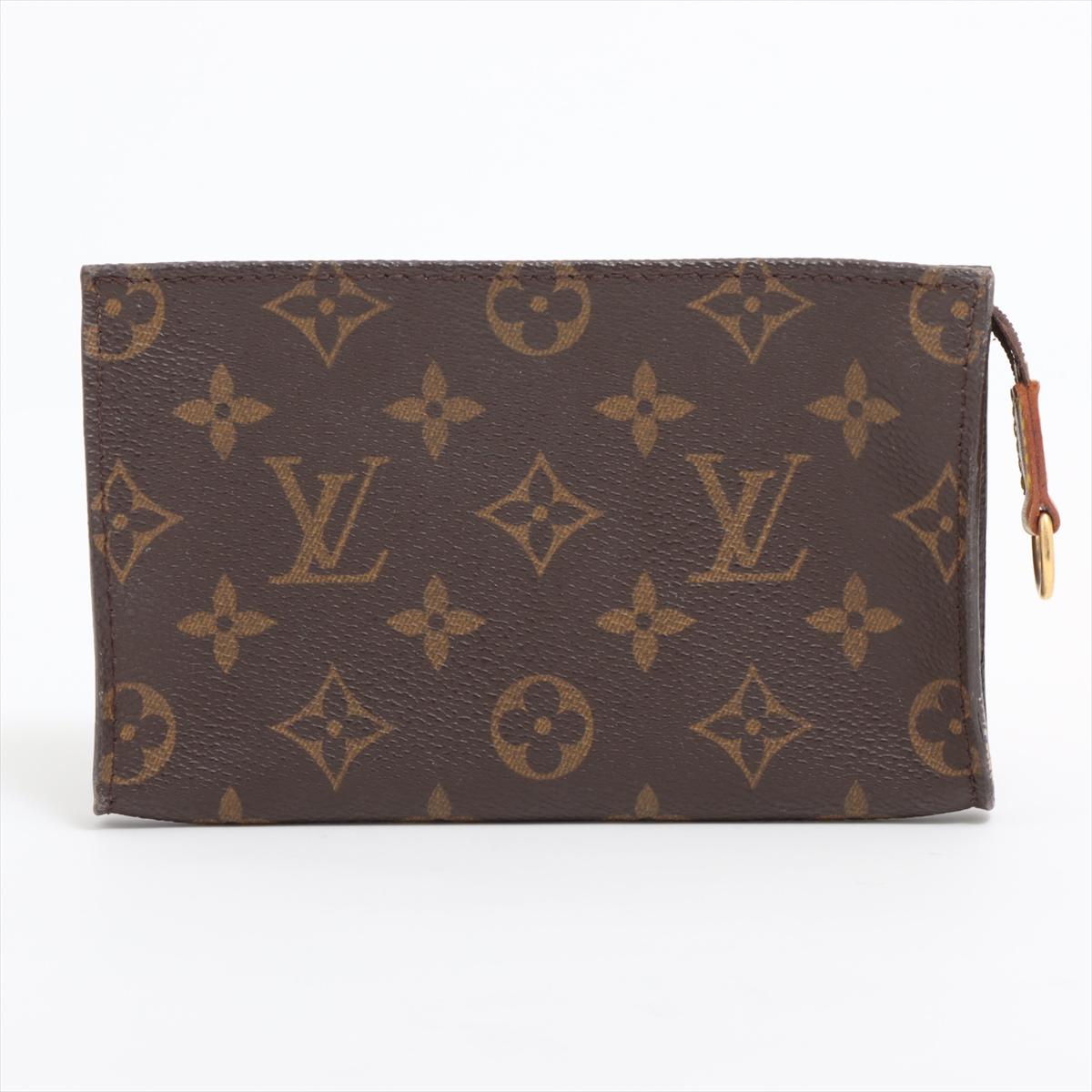 The Louis Vuitton Monogram Bucket PM Pouch a stylish and compact accessory that captures the iconic charm of Louis Vuitton. Meticulously crafted with the signature Monogram canvas, the pouch showcases brand's timeless pattern, reflecting a legacy of